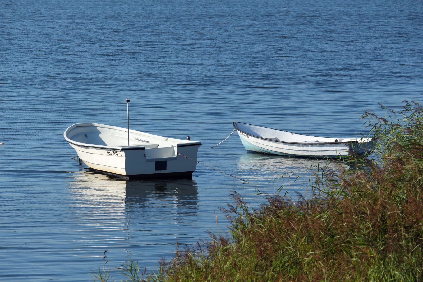 Canon EF-S 55-250mm F4-5.6 IS STM sample photo. Boats, rowing boats, water photography
