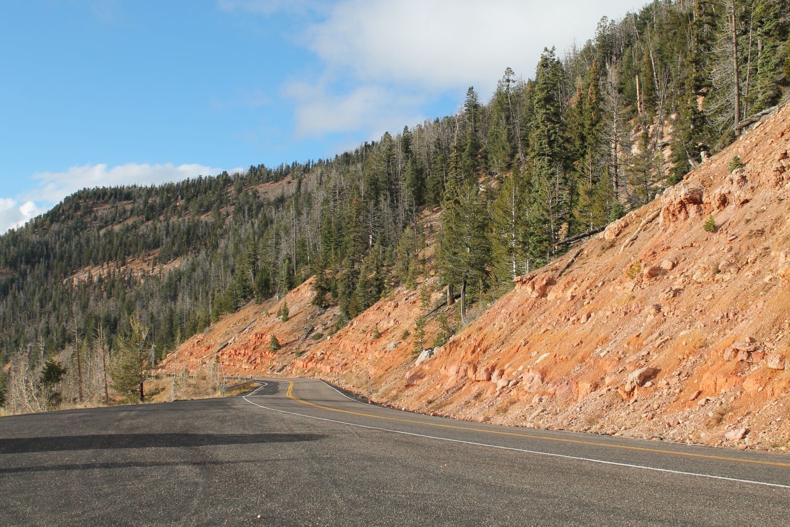 Canon EOS 1100D (EOS Rebel T3 / EOS Kiss X50) sample photo. Mountains, utah, road photography