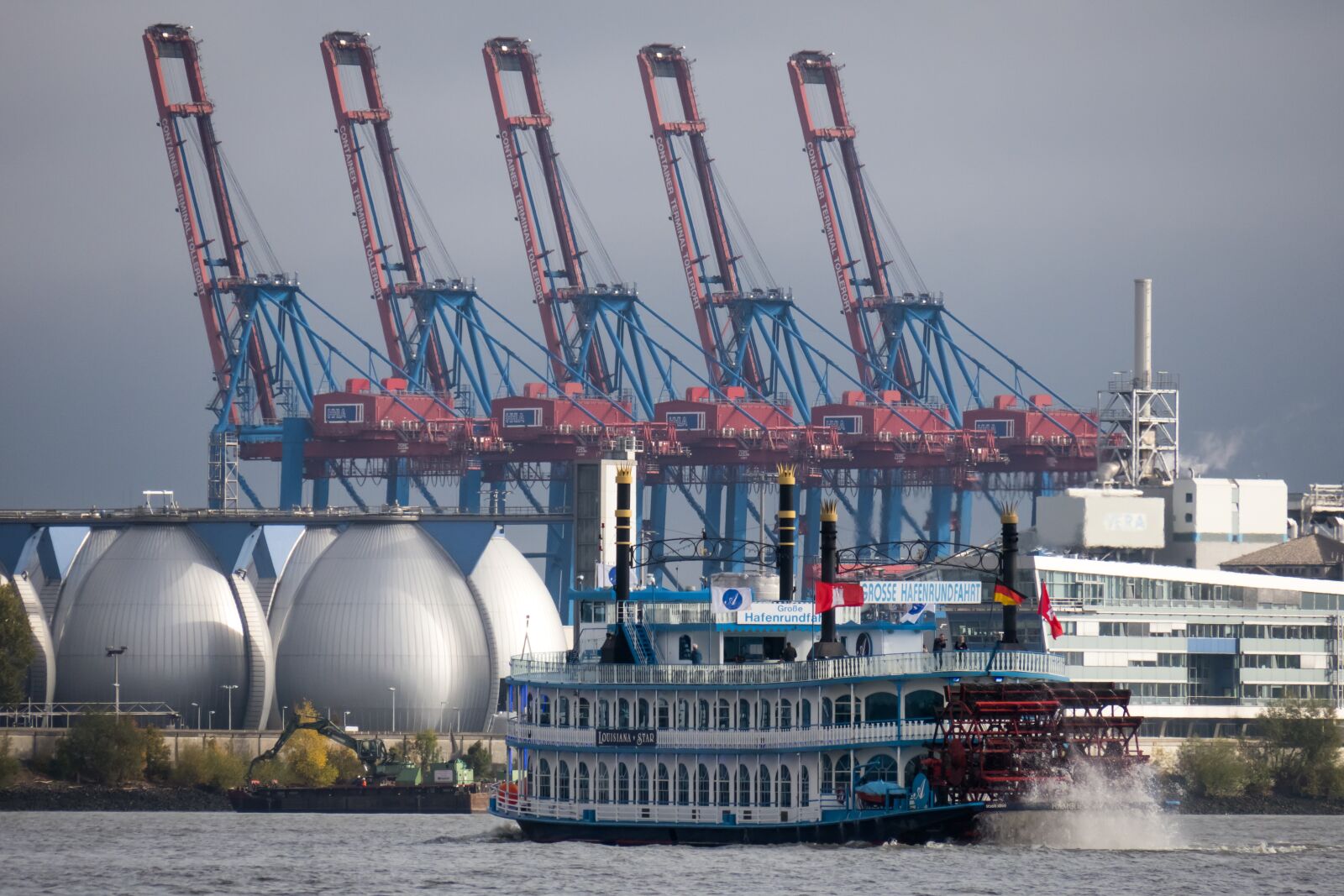 Canon PowerShot G3 X sample photo. Container cranes, paddle steamer photography