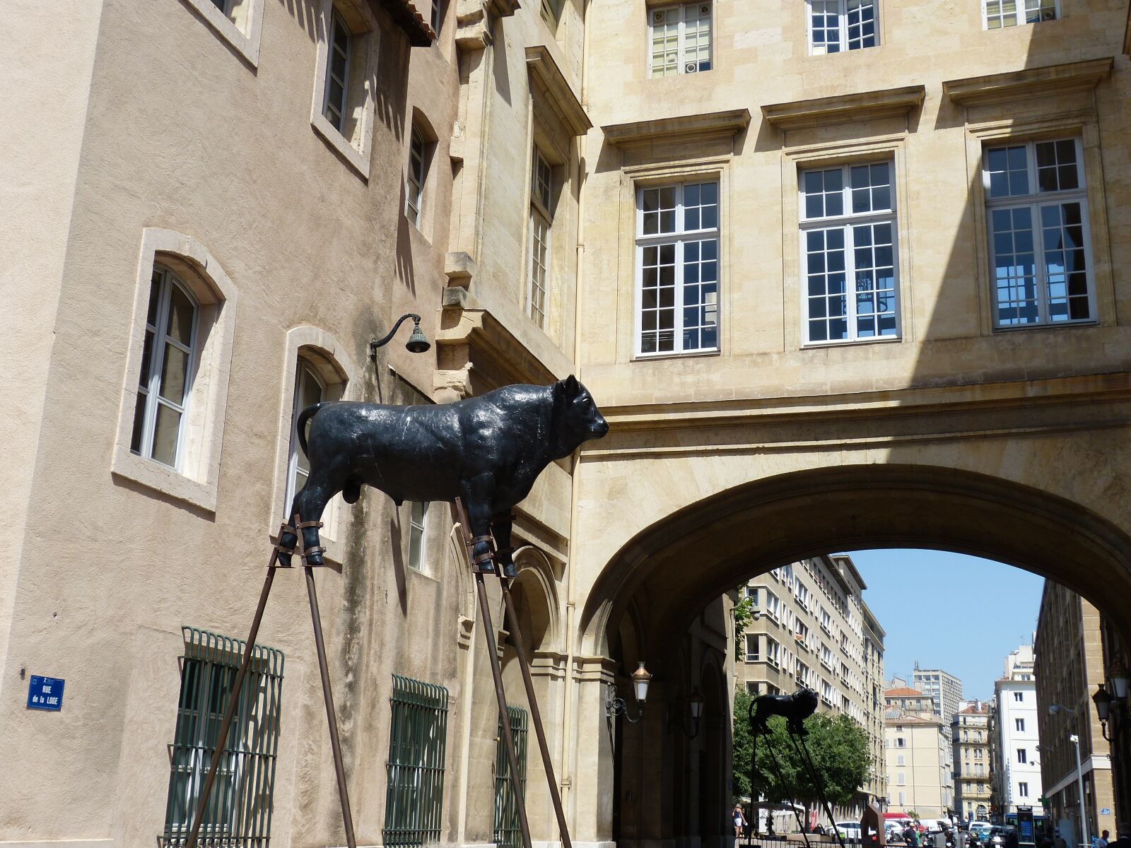Panasonic Lumix DMC-FZ150 sample photo. Marseille, monument, statue photography