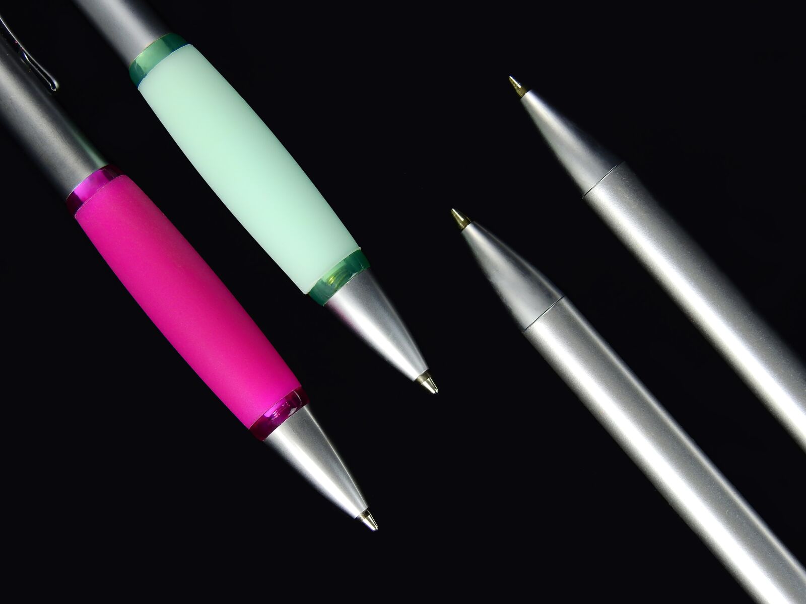 Nikon Coolpix P900 sample photo. Pen, schreiber, writing implement photography