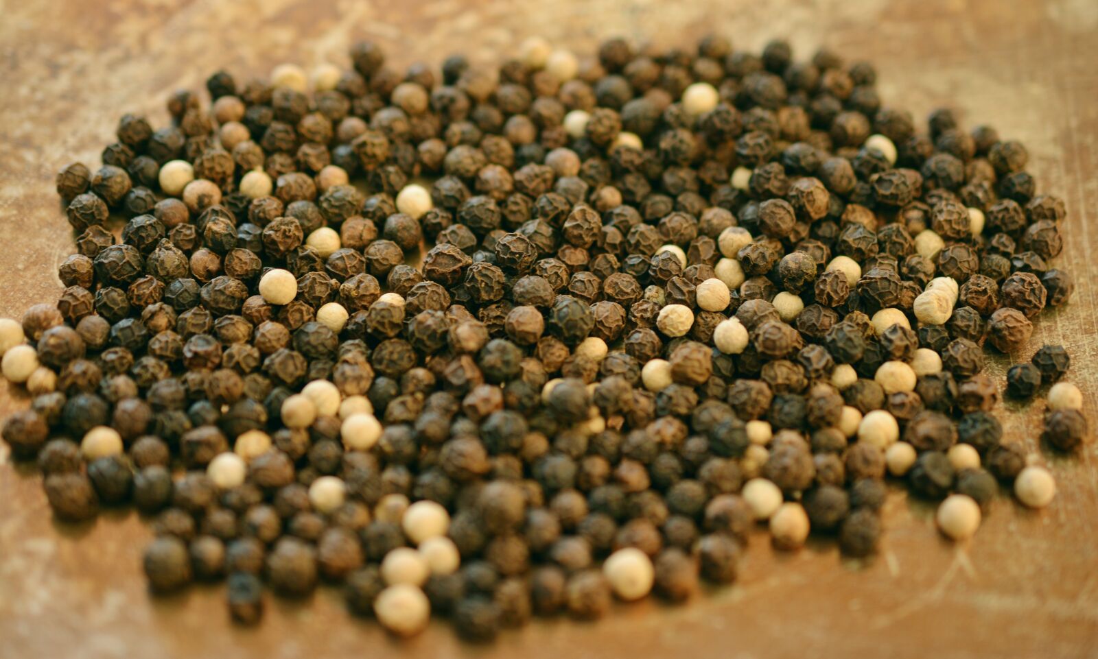 Nikon D5200 sample photo. Peppercorns, pepper, black pepper photography