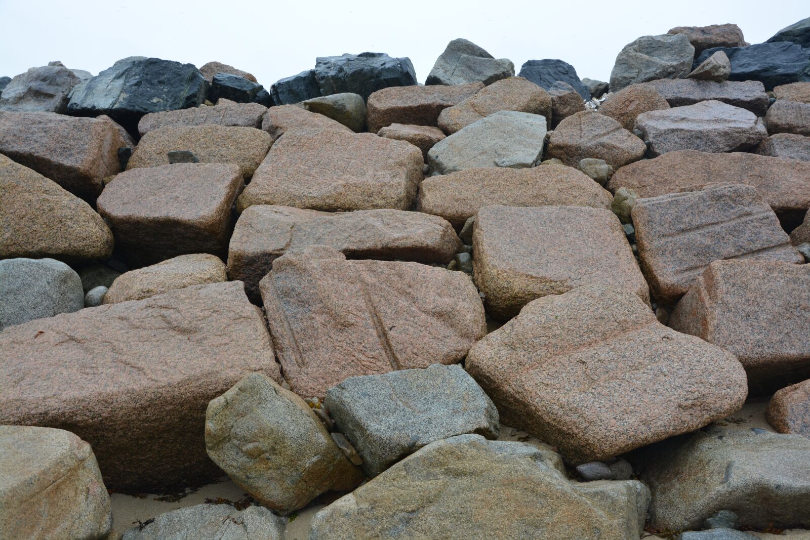 Nikon D5200 sample photo. Pebbles, coastline, allee photography