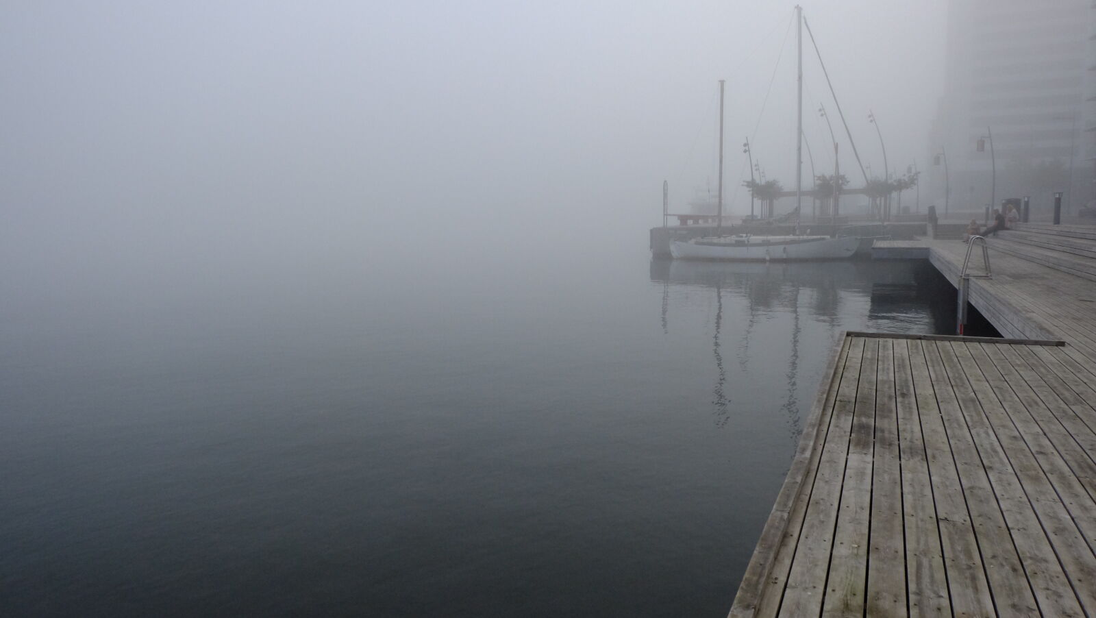 Fujifilm X-M1 sample photo. Boat, fog, foggy, gray photography