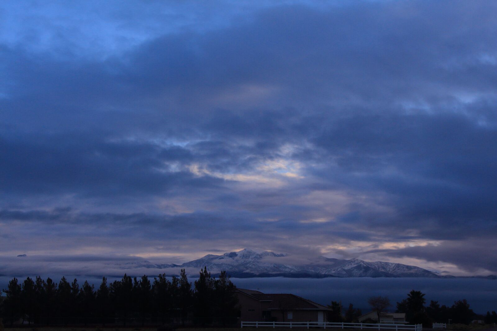 Canon EOS 700D (EOS Rebel T5i / EOS Kiss X7i) sample photo. Mountain, mount charleston, clouds photography