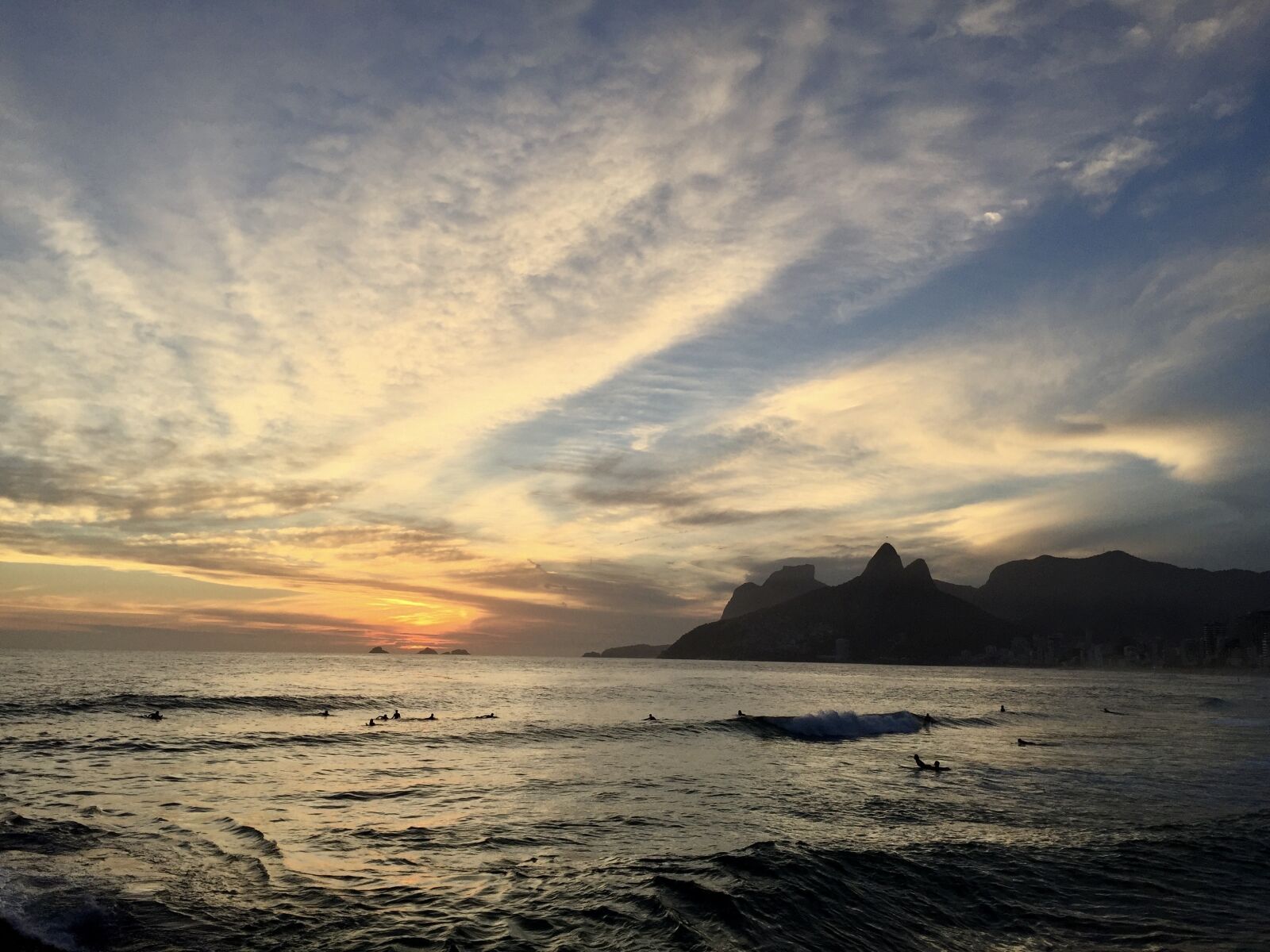 iPhone 6 back camera 4.15mm f/2.2 sample photo. Aterdecer, rio de janeiro photography
