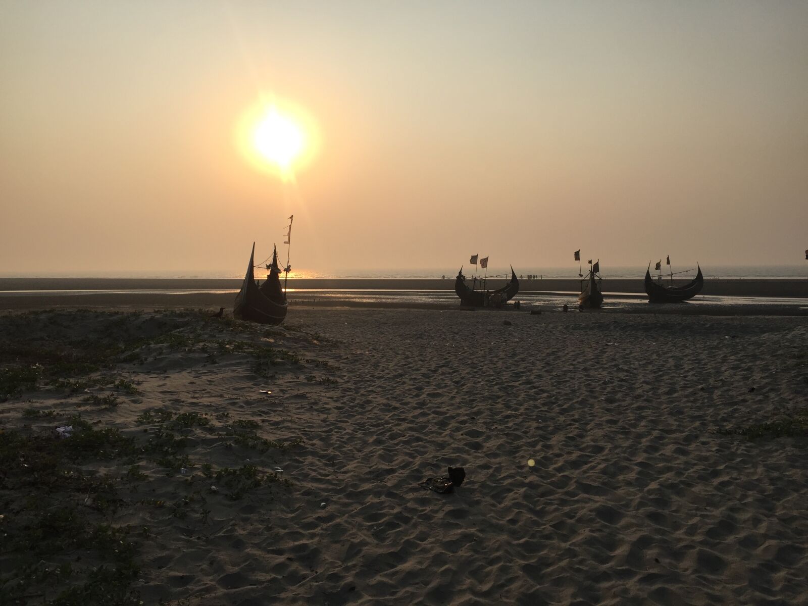 iPhone 6 back camera 4.15mm f/2.2 sample photo. Sunset, ocean, sun photography
