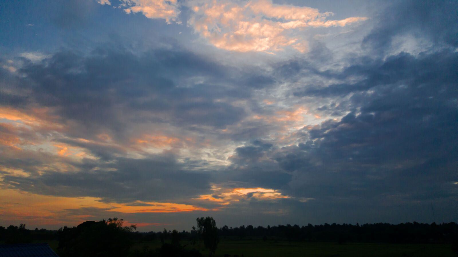 Samsung Galaxy Note5 sample photo. Cloud, cloudy, sky, early photography
