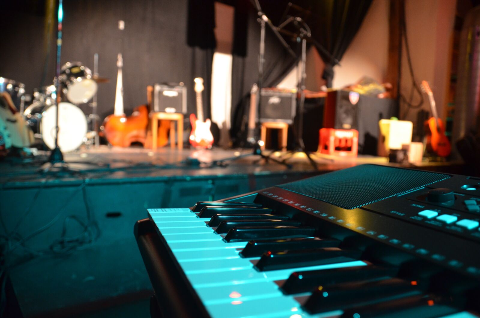 Nikon D7000 sample photo. Piano, instruments, concert photography