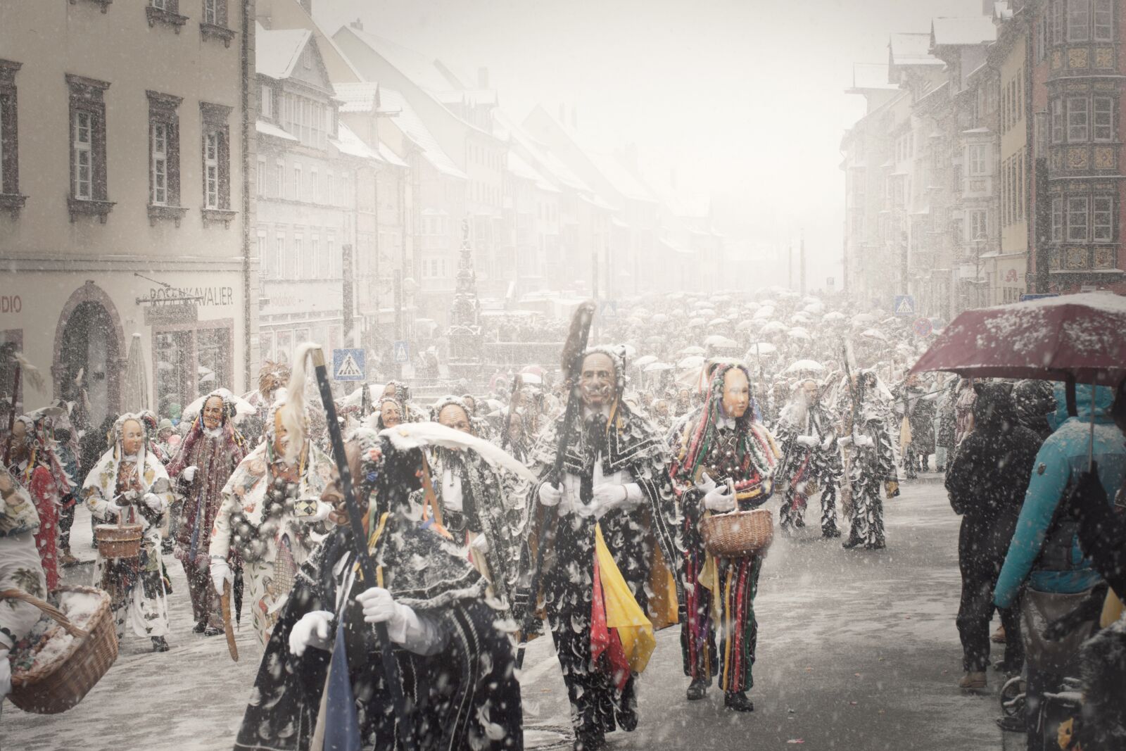 Canon EF 100mm F2.8L Macro IS USM sample photo. Fasnet, carnival, costume photography