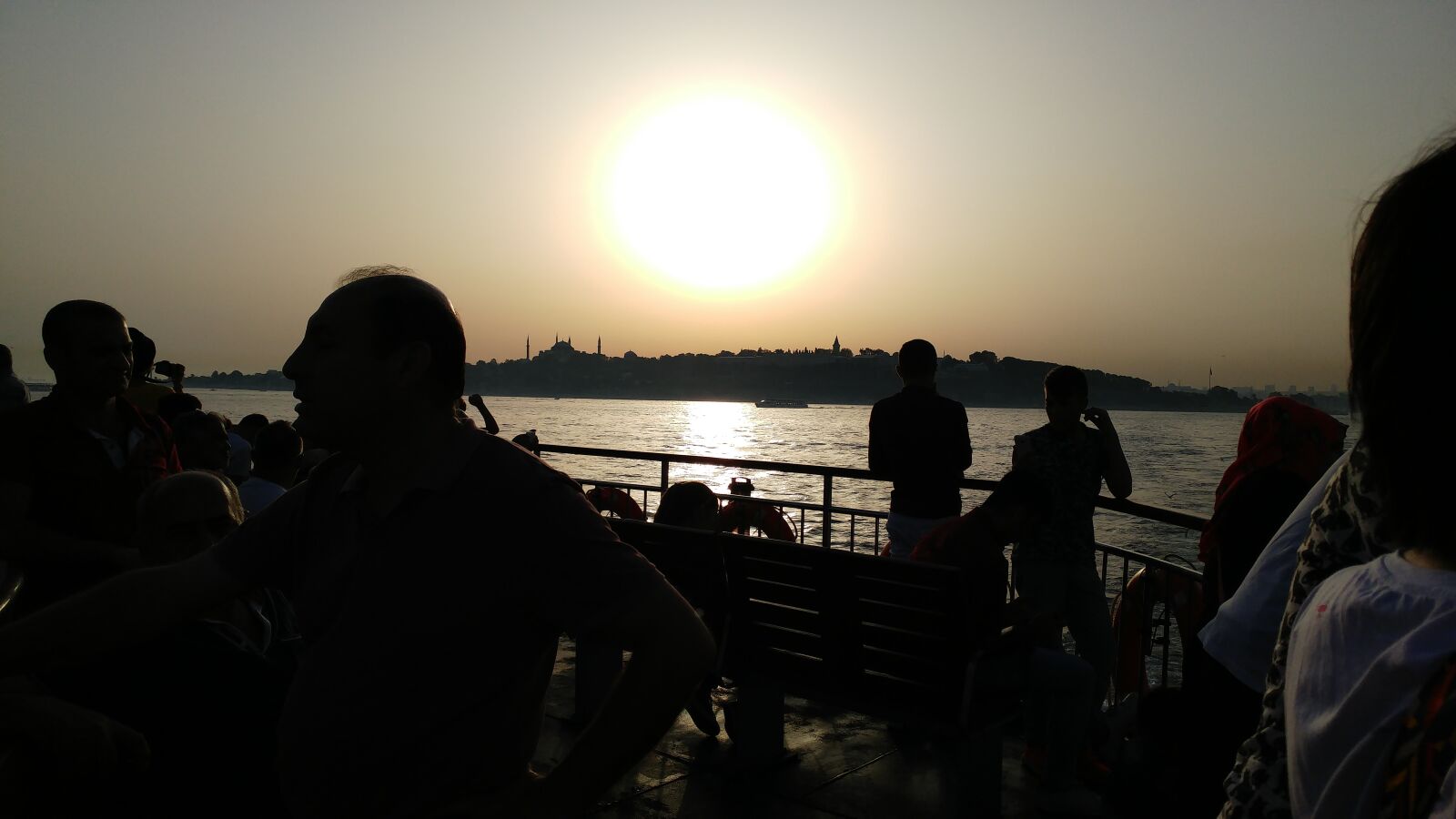 LG G5 sample photo. Sunset, dawn, crowd, landscape photography