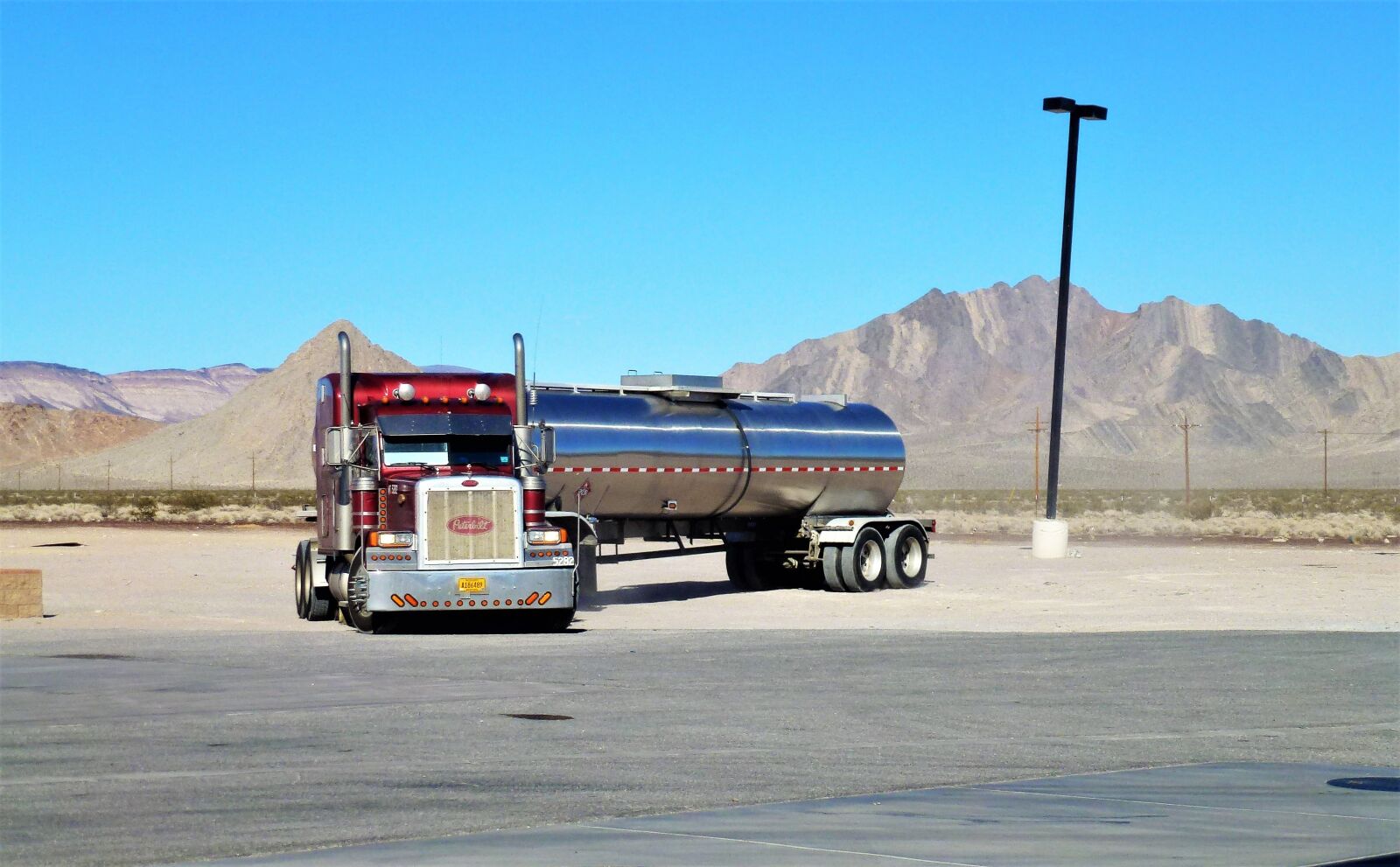 Panasonic Lumix DMC-ZS10 (Lumix DMC-TZ20 / Lumix DMC-TZ22) sample photo. Transport, vehicle, truck photography