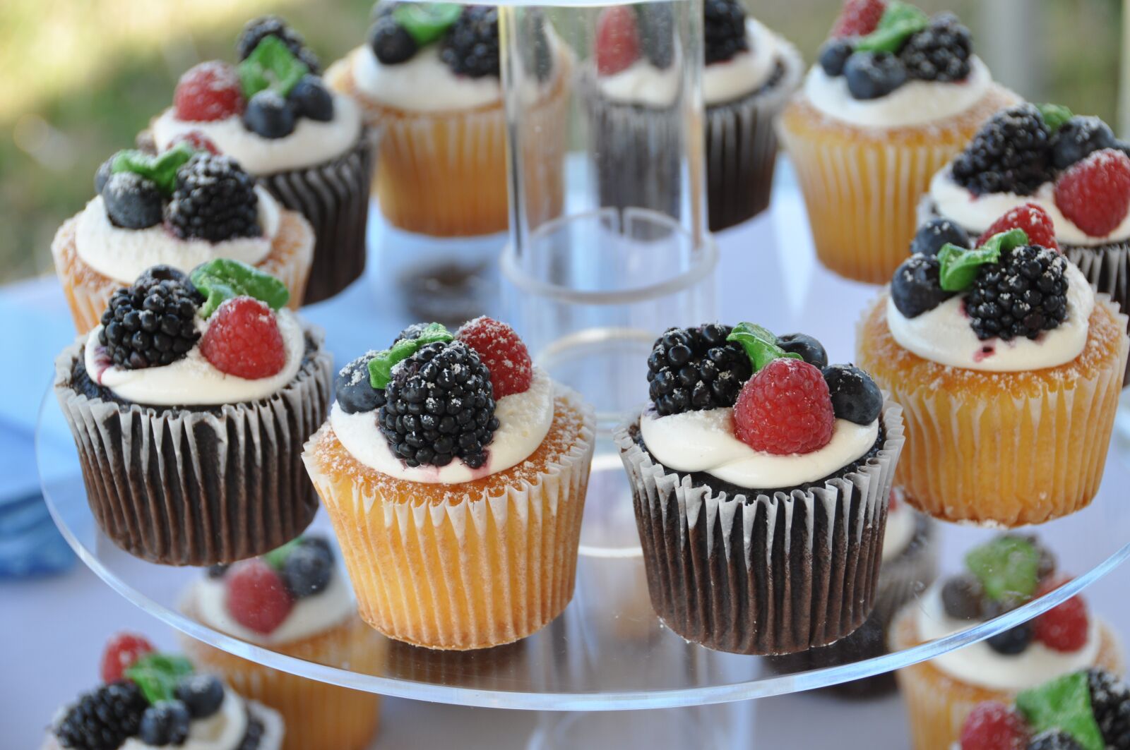 Nikon D90 sample photo. Cupcakes, dessert, pastry photography