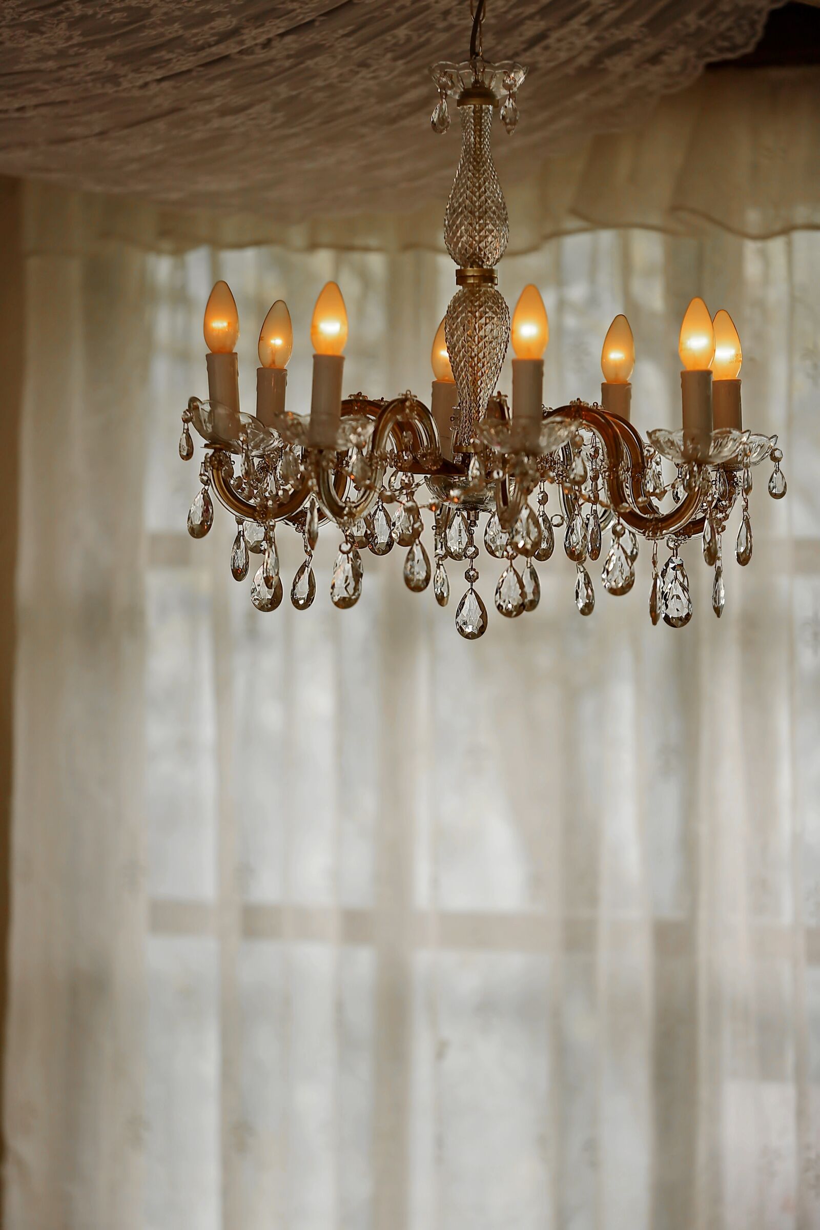 Canon EF 70-200mm F2.8L IS II USM sample photo. Chandelier, baroque, crystal, handmade photography