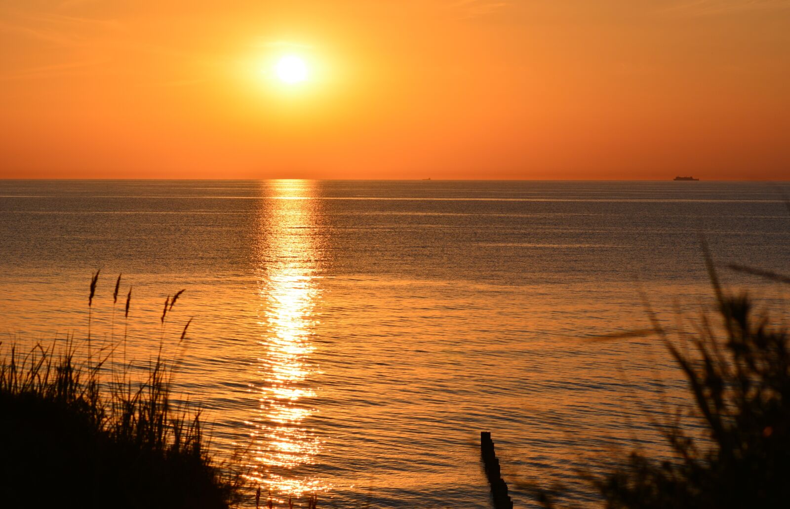 Nikon D5200 sample photo. Sunset, baltic sea, water photography