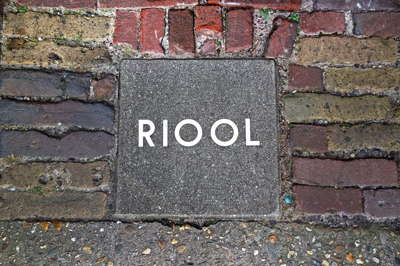 Sony Cyber-shot DSC-RX100 sample photo. Street, text, tile photography
