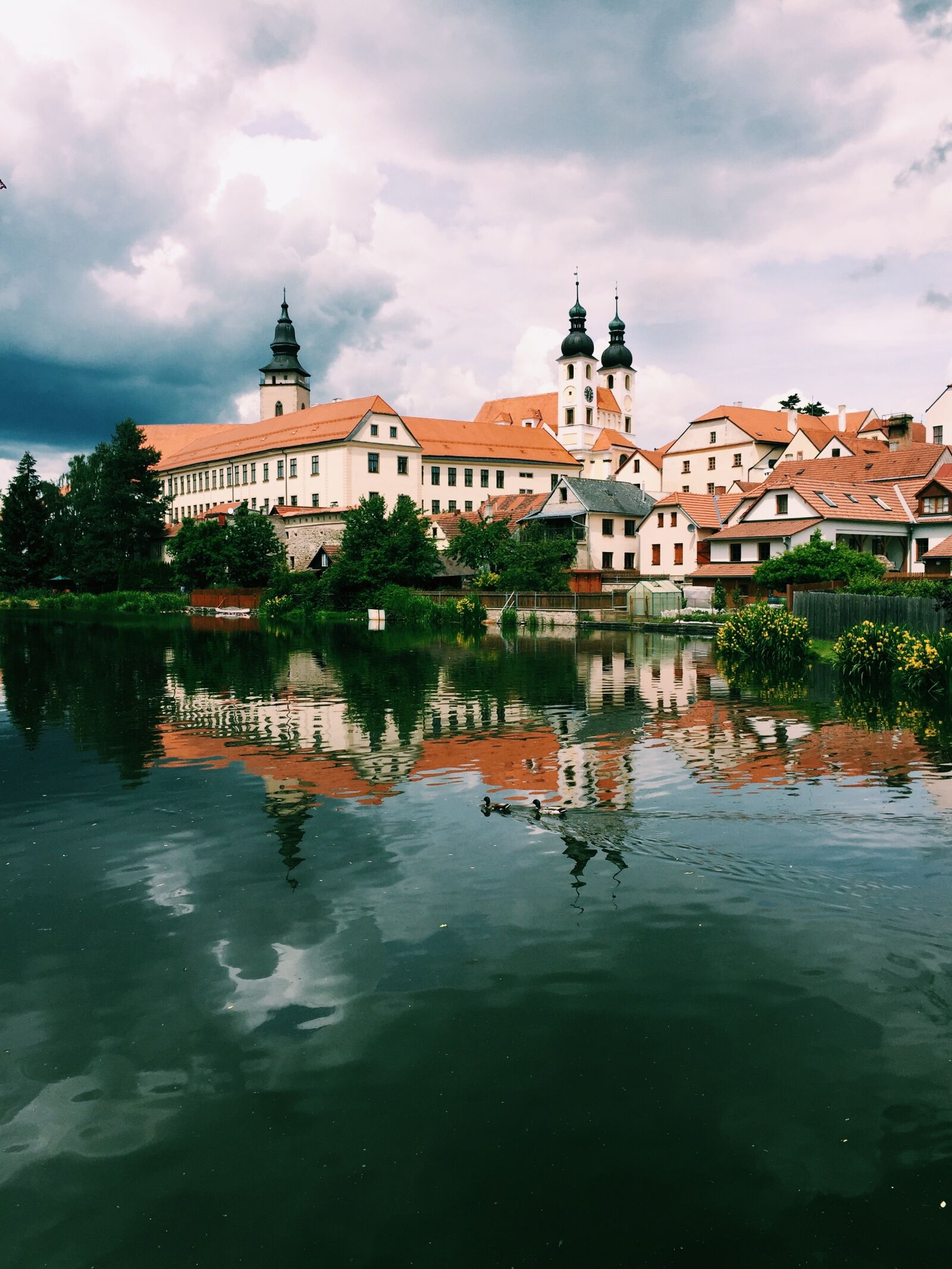 iPhone 6 Plus back camera 4.15mm f/2.2 sample photo. Telc, sky, water photography