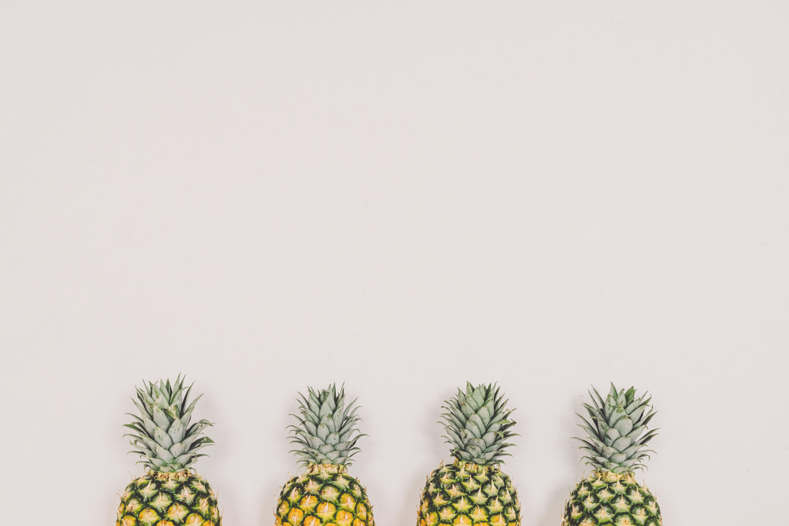 Sony a7 II + Sony FE 28-70mm F3.5-5.6 OSS sample photo. 4, pineapples, photo photography