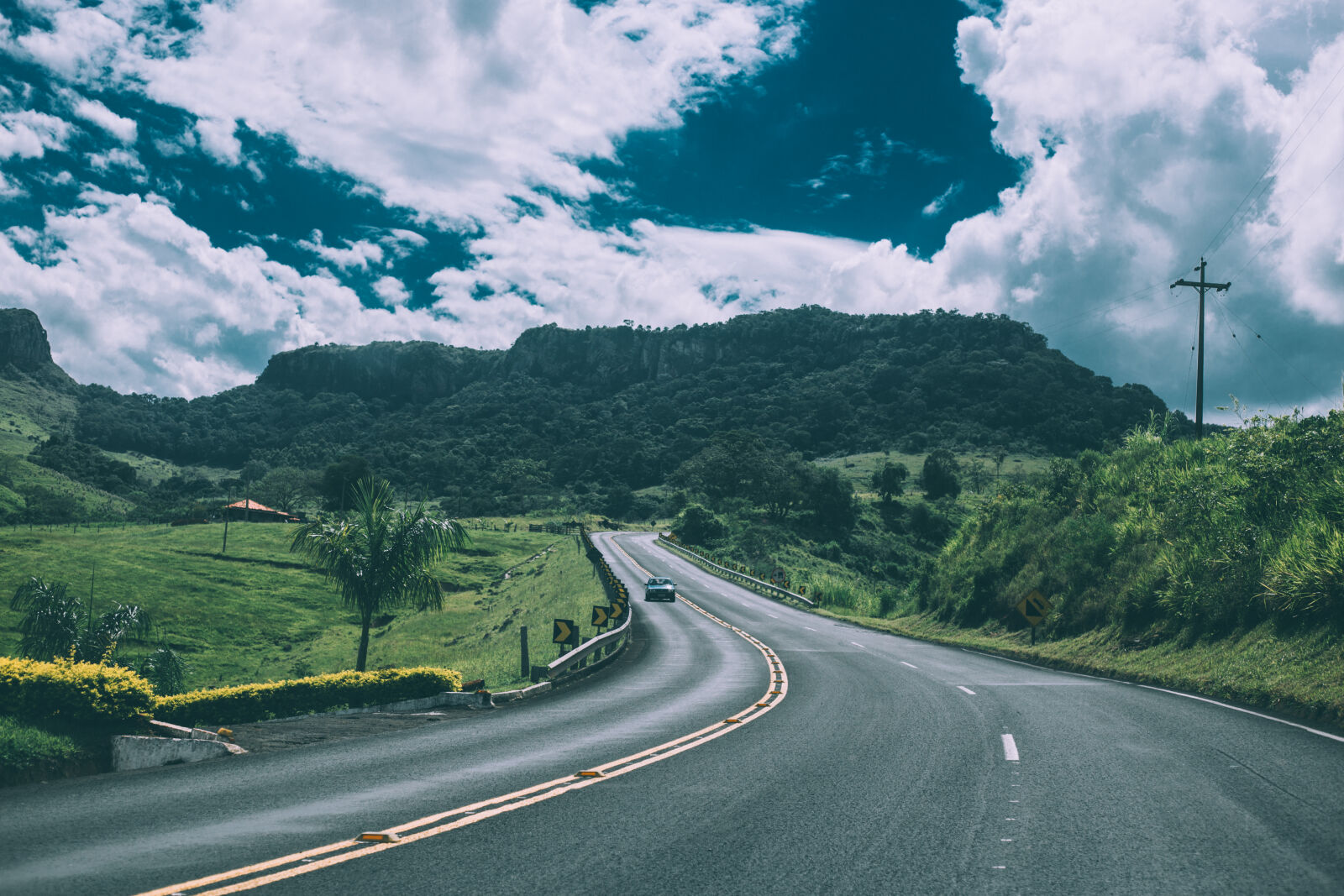 Canon EOS 6D + Canon EF 50mm F1.8 II sample photo. Road, tarmac, mountains, car photography