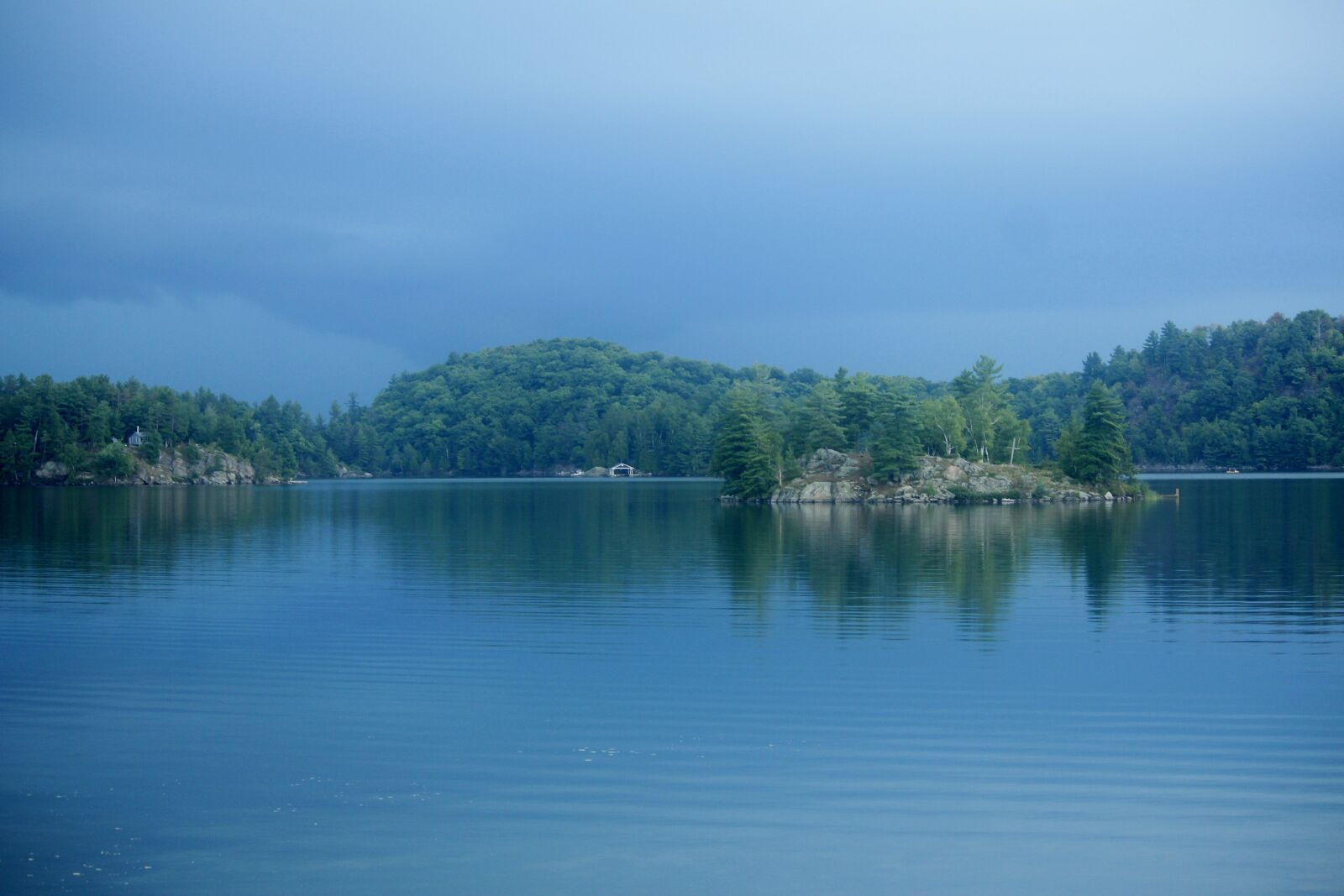 Canon EOS 600D (Rebel EOS T3i / EOS Kiss X5) sample photo. Island, water, blue photography