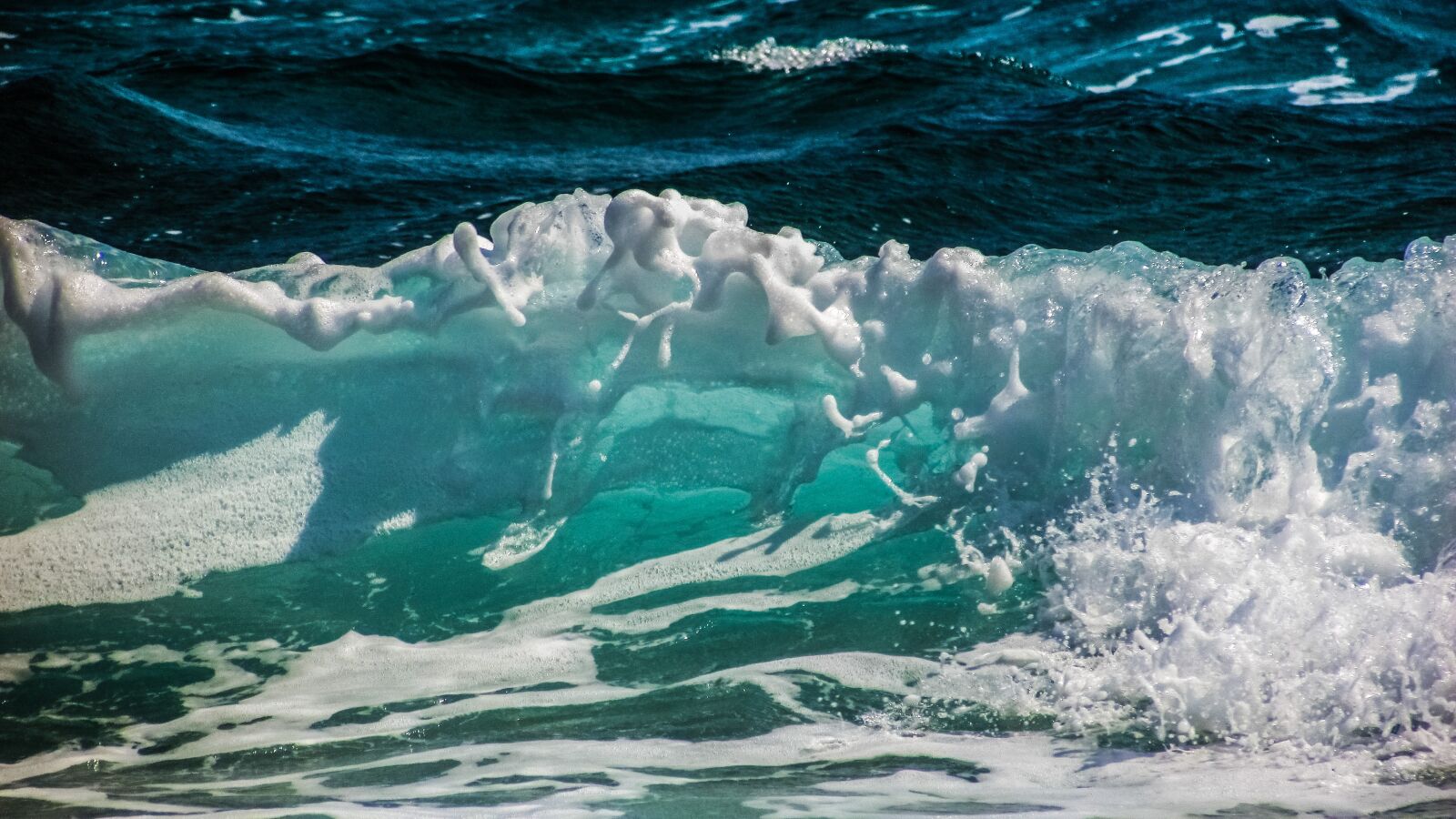Canon PowerShot SX400 IS sample photo. Wave, smashing, sea photography