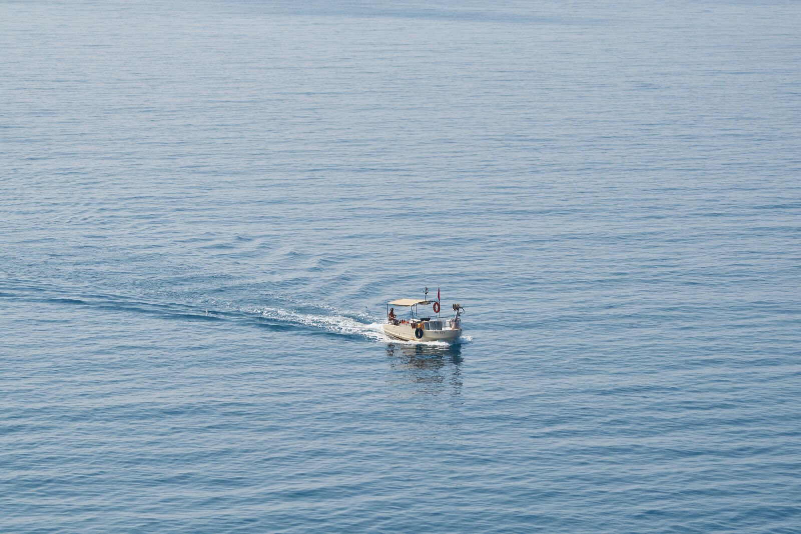 Sony FE 70-200mm F4 G OSS sample photo. Ship, boat, fisherman photography