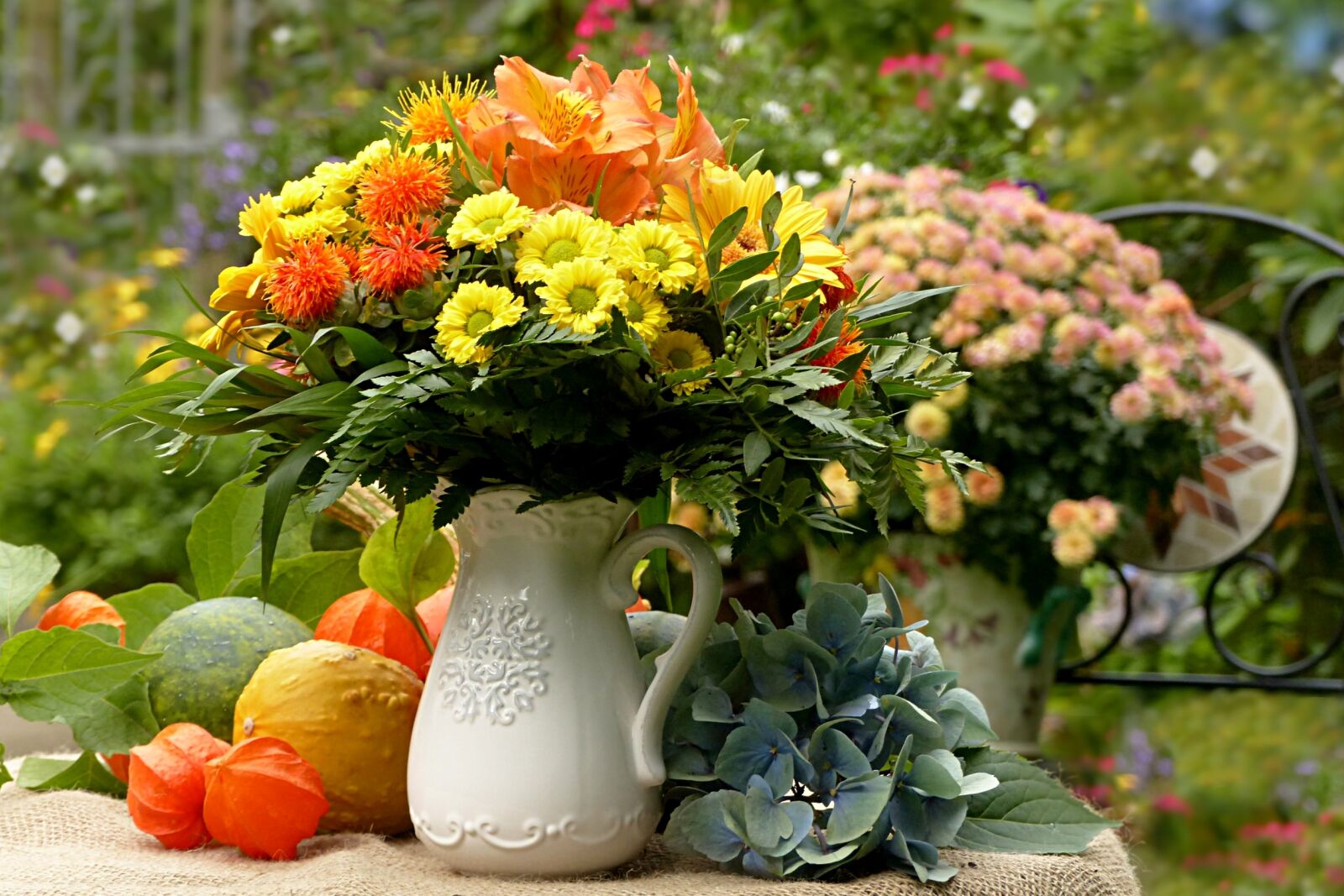 Panasonic Lumix DMC-FZ200 sample photo. Still life, bouquet, colorful photography