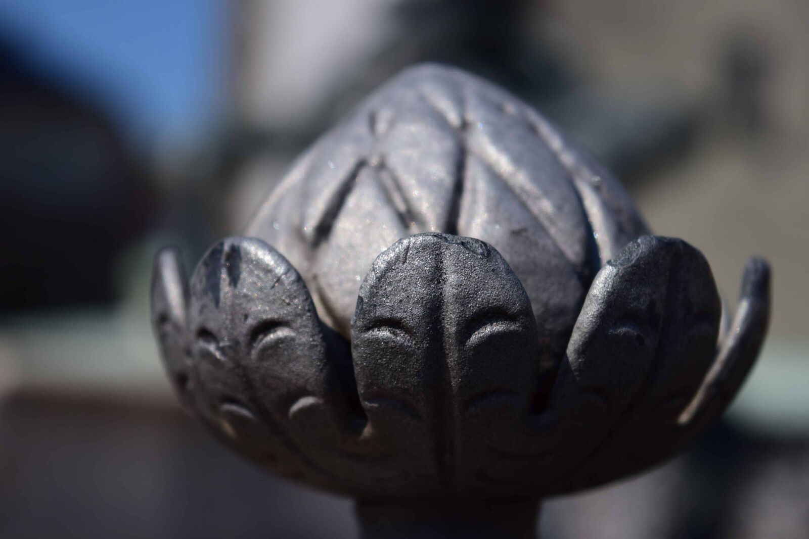 Nikon D3300 sample photo. Sculpture, metal, iron, flower photography