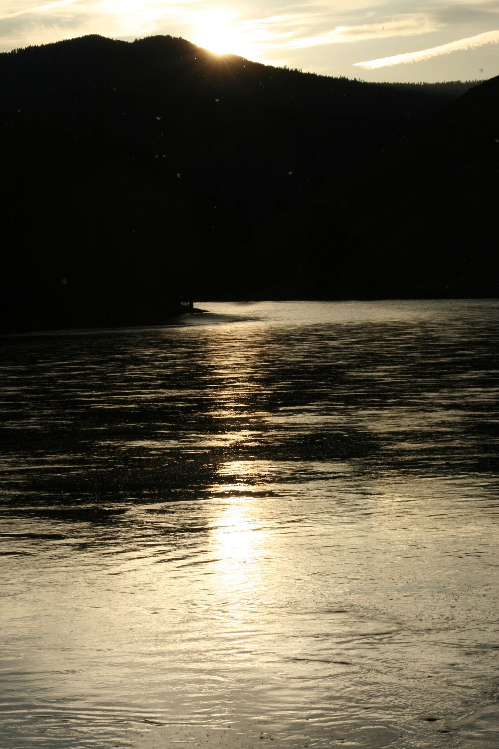 Canon EOS 400D (EOS Digital Rebel XTi / EOS Kiss Digital X) sample photo. Reflection, water, nature photography