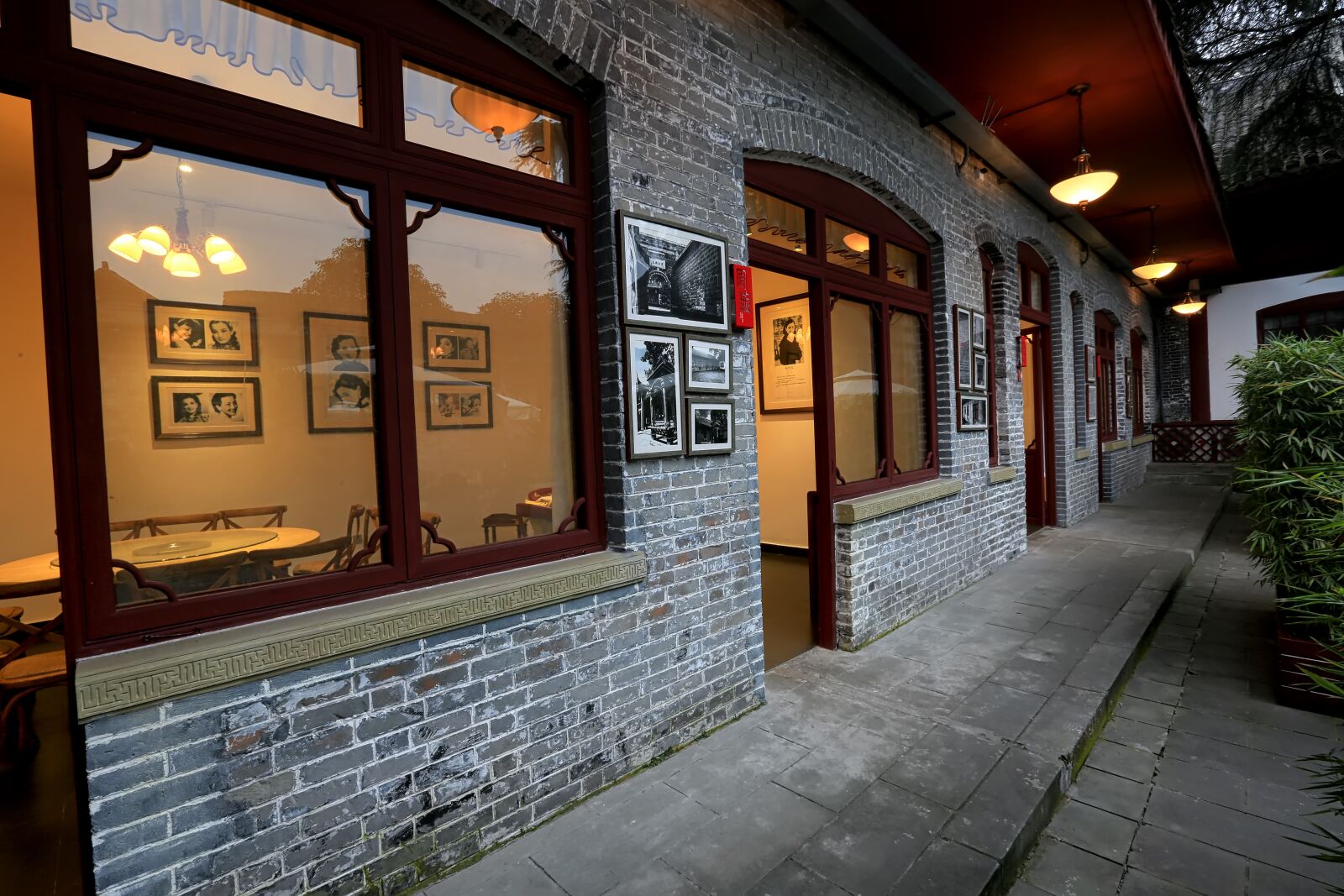 Canon EF 16-35mm F2.8L II USM sample photo. The ancient town, inn photography