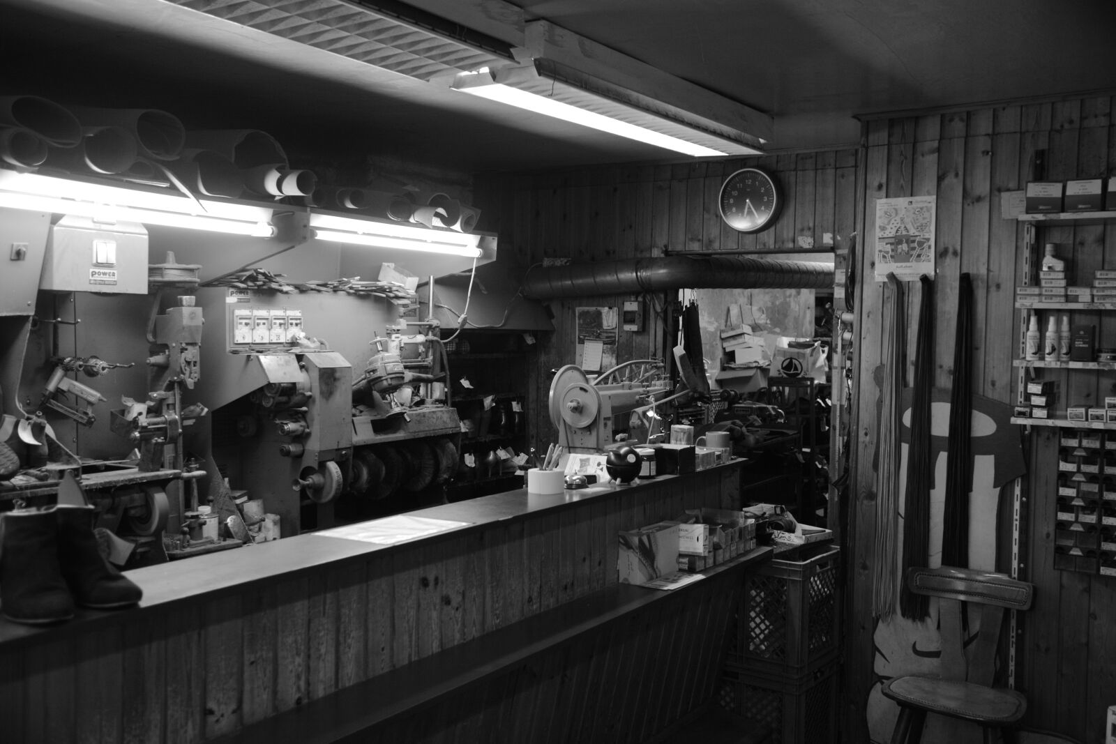 Nikon D7100 sample photo. Craft, human, shoemaker photography