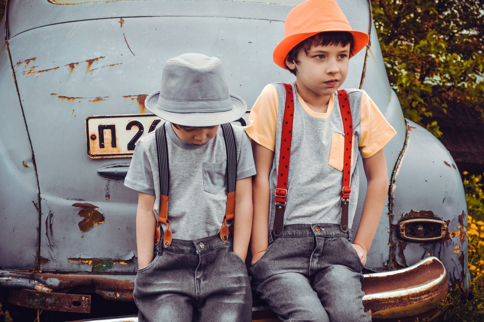 Nikon D3200 sample photo. Old cars, retro-car, kids photography