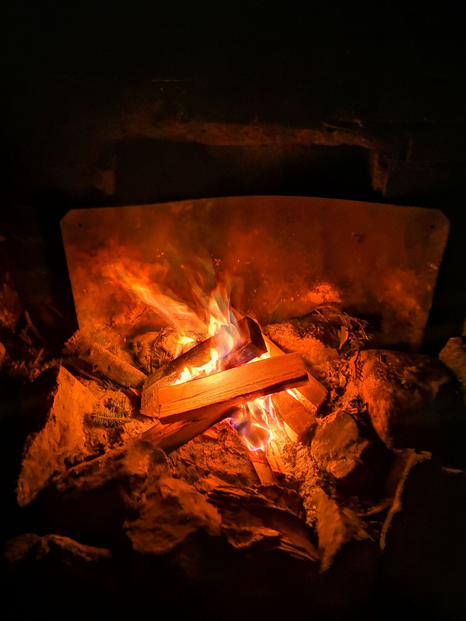HUAWEI P20 sample photo. Fire, red, light photography