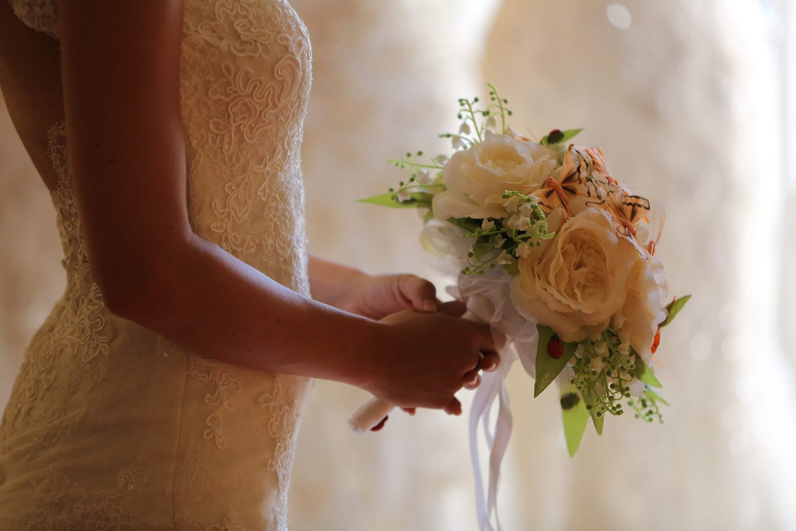 Canon EOS 5D Mark III sample photo. Wedding dress, wedding bouquet photography