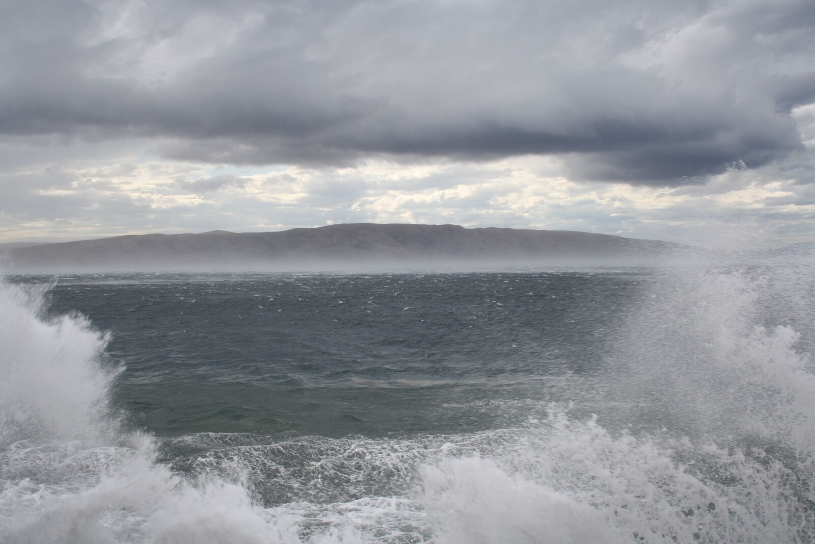 Canon EOS 1000D (EOS Digital Rebel XS / EOS Kiss F) sample photo. Croatia, gout, sea photography