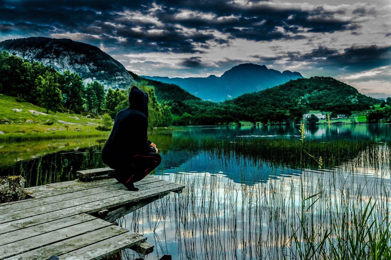 Canon EOS 1100D (EOS Rebel T3 / EOS Kiss X50) sample photo. Landscape, man, norway photography