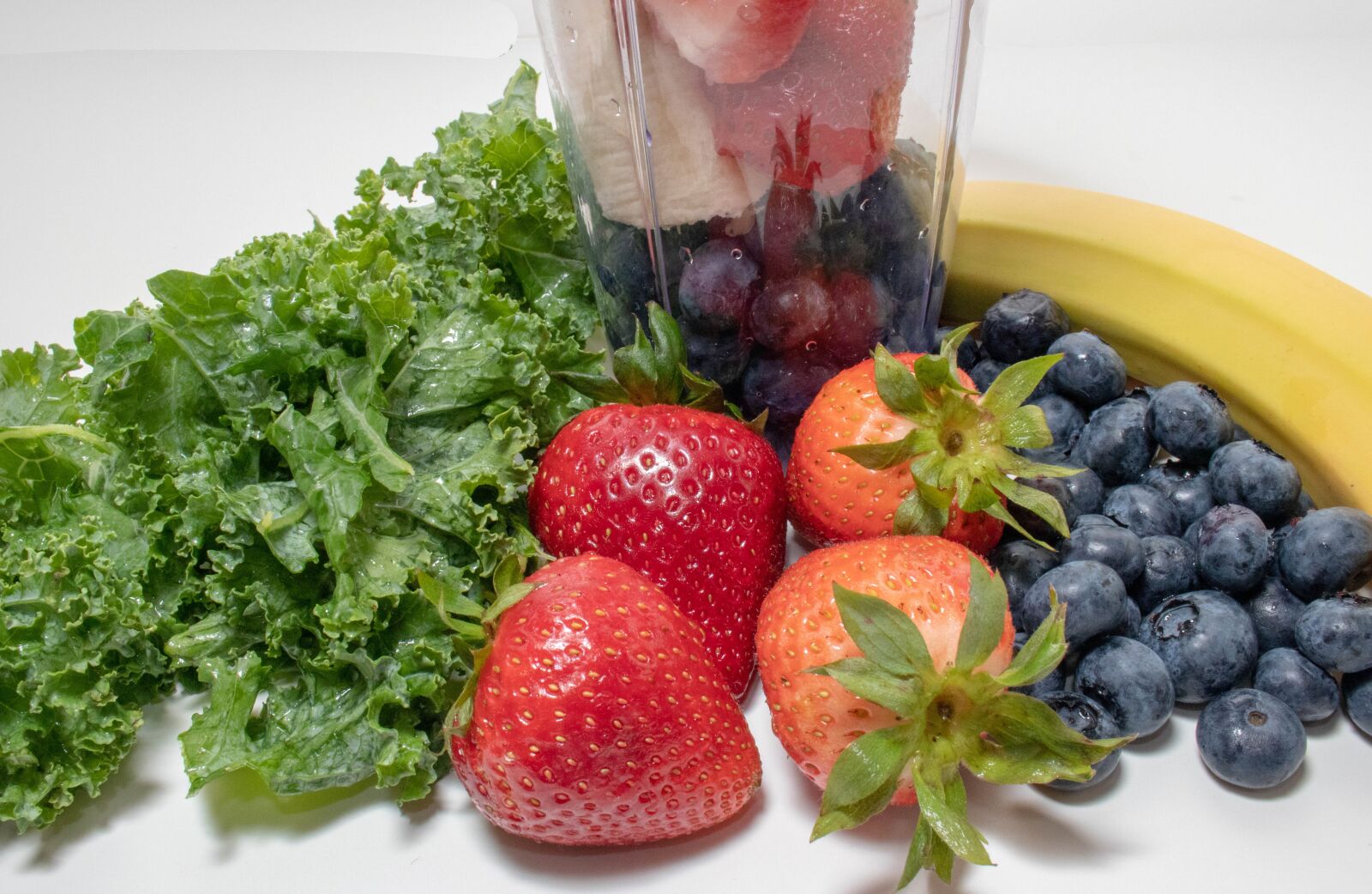 Canon EOS 80D sample photo. Smoothie, blueberries, bananas photography