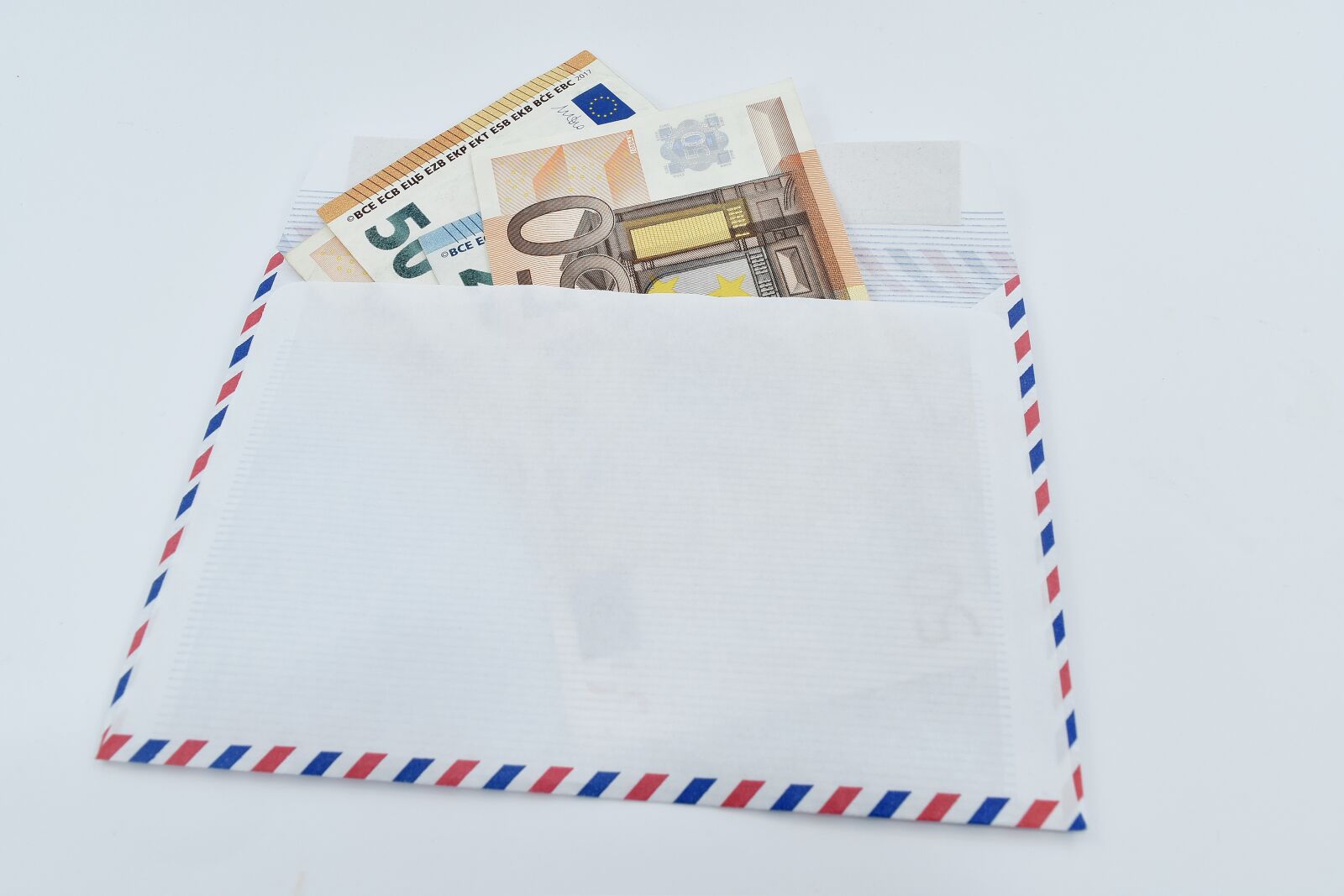 Nikon D5500 sample photo. Banknote, envelope, euro, european photography