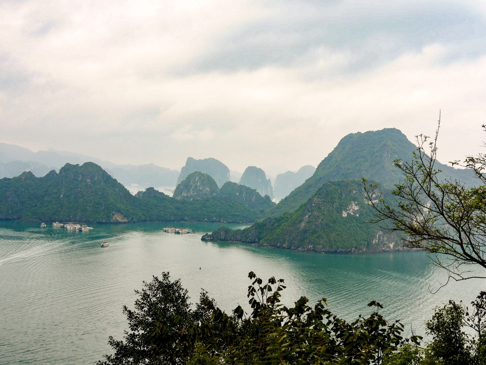 Panasonic Lumix DMC-GX7 sample photo. Vietnam, halong bay, karst photography