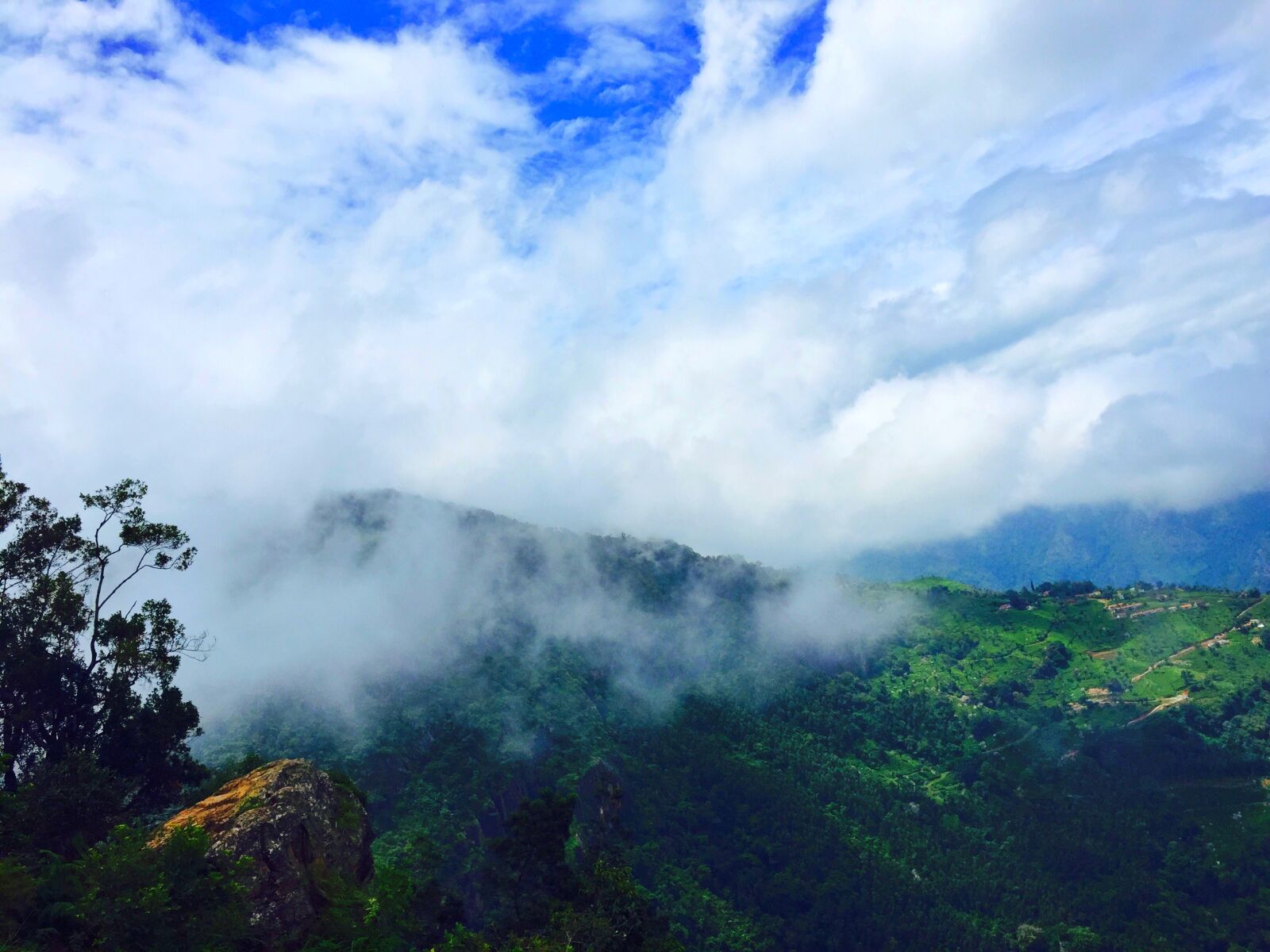iPhone 6 back camera 4.15mm f/2.2 sample photo. Mist, mountain, natue photography