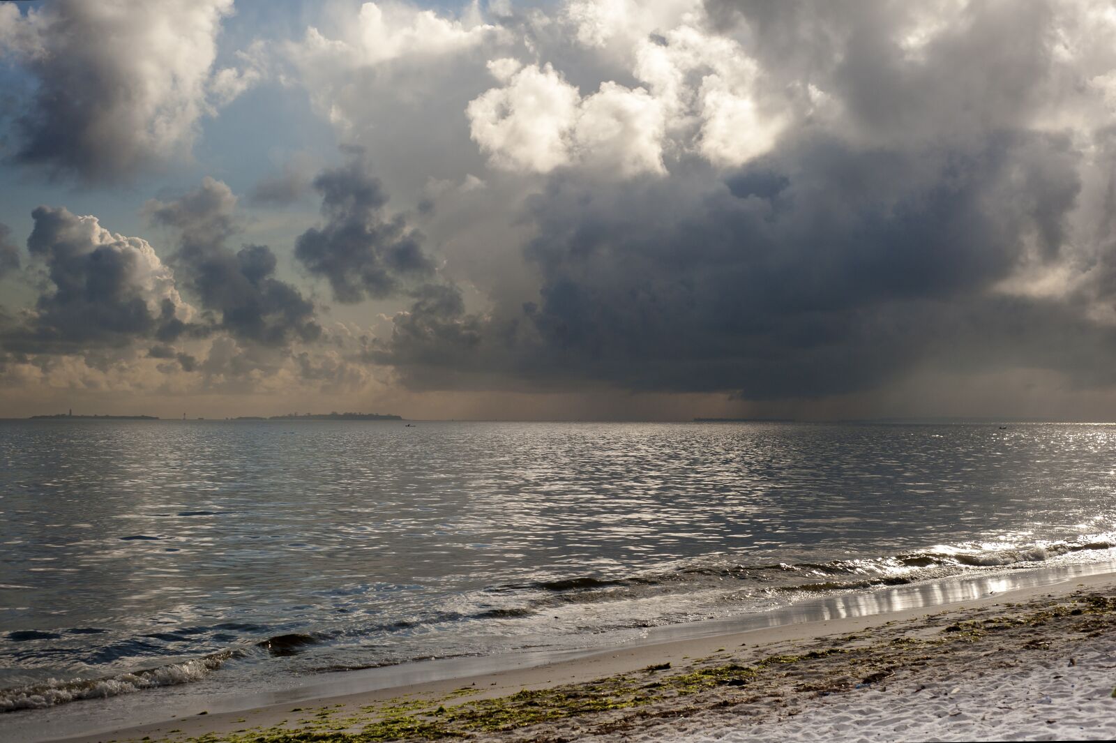 Nikon D3 sample photo. Rain, indian ocean, ocean photography