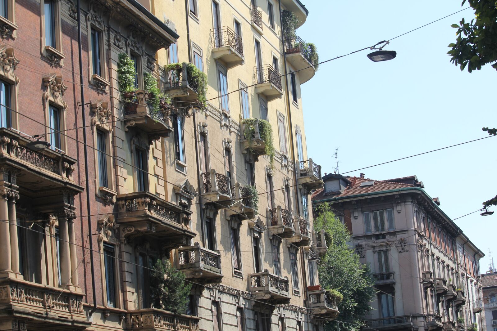 Canon EOS 60D sample photo. Milan, palaces, city photography