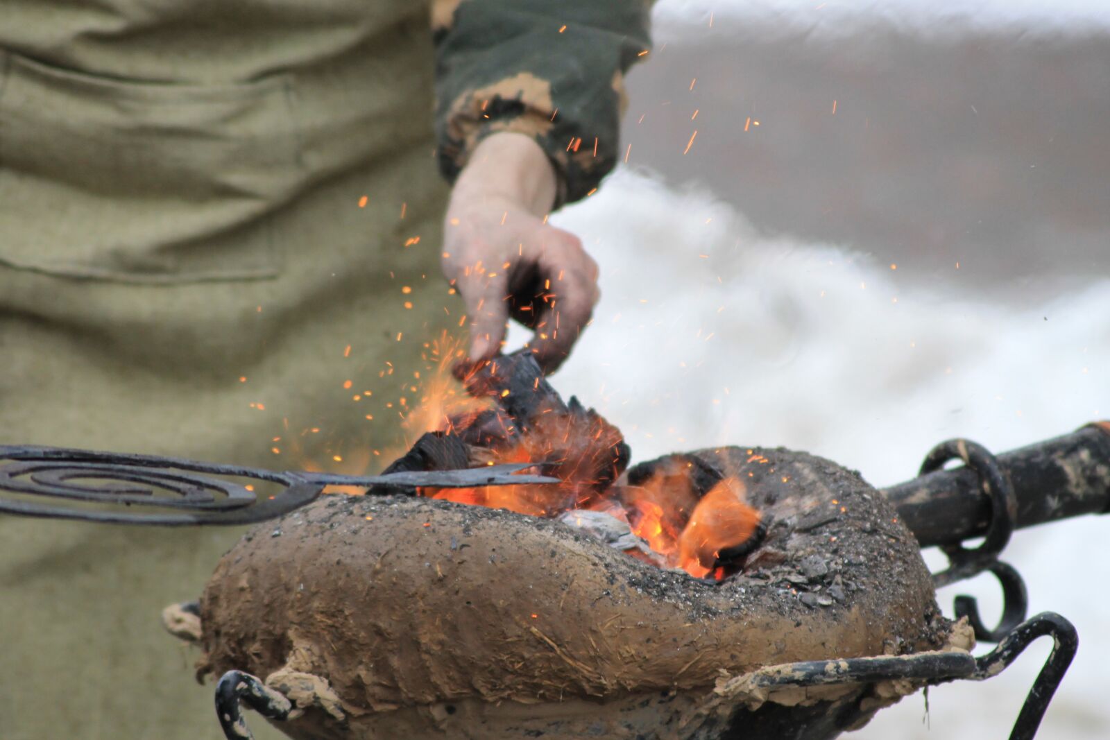 Canon EOS 1100D (EOS Rebel T3 / EOS Kiss X50) sample photo. Blacksmith, winter, snow photography
