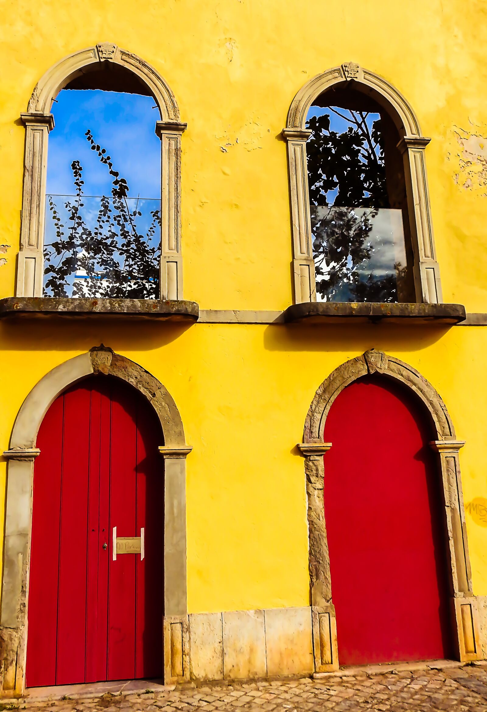 Nikon Coolpix P900 sample photo. Yellow, ruin, architecture photography