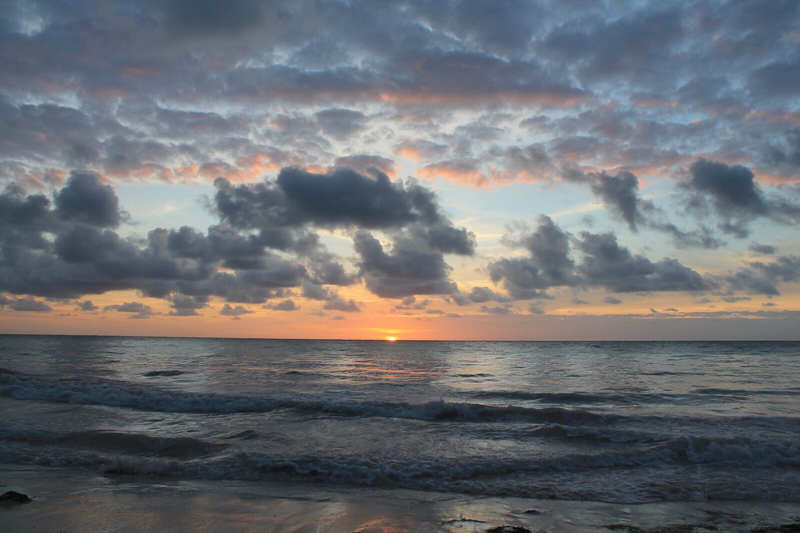 Canon EOS 1100D (EOS Rebel T3 / EOS Kiss X50) sample photo. Beach, sky, sun photography