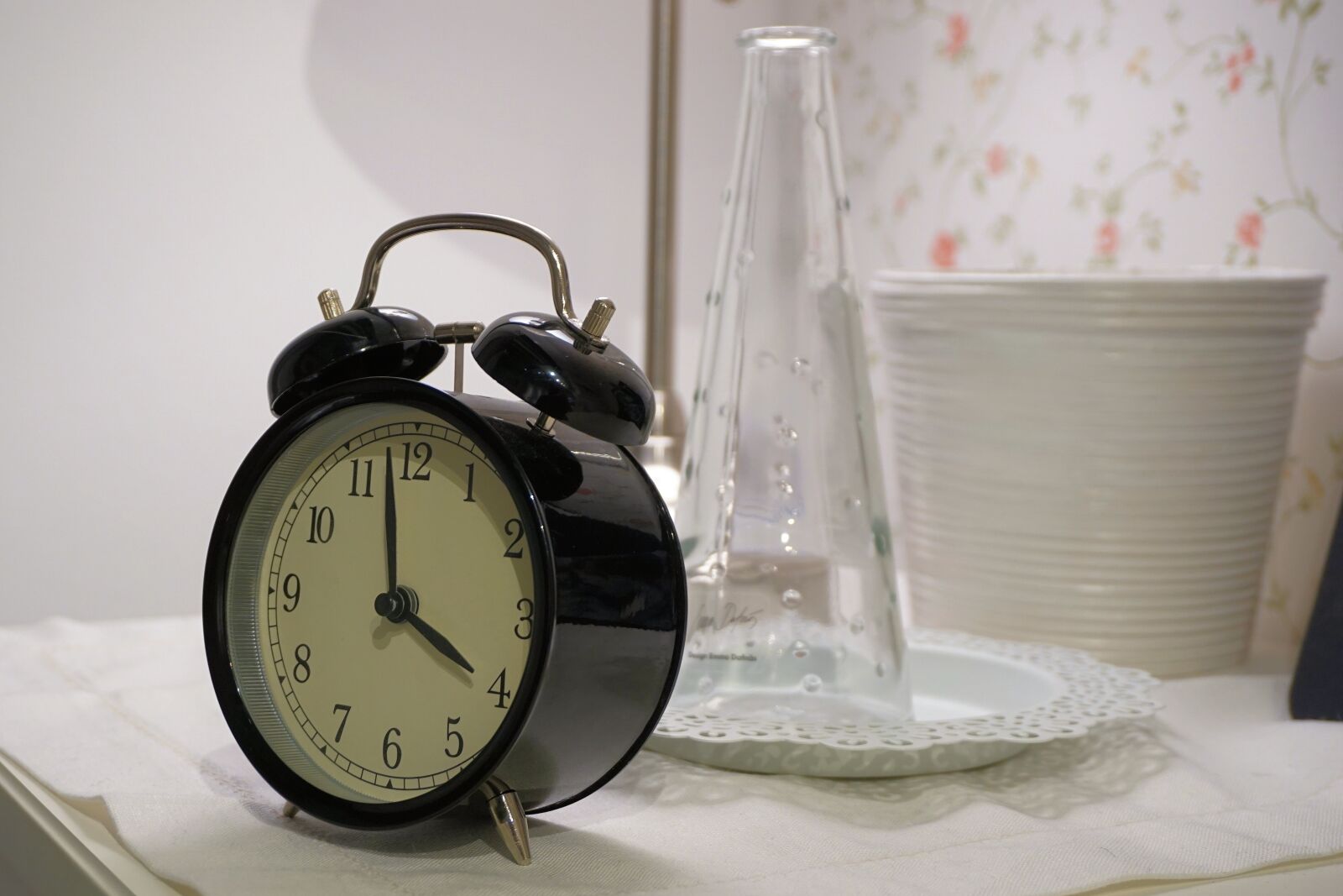 Sony a6000 sample photo. Alarm clock, stand up photography