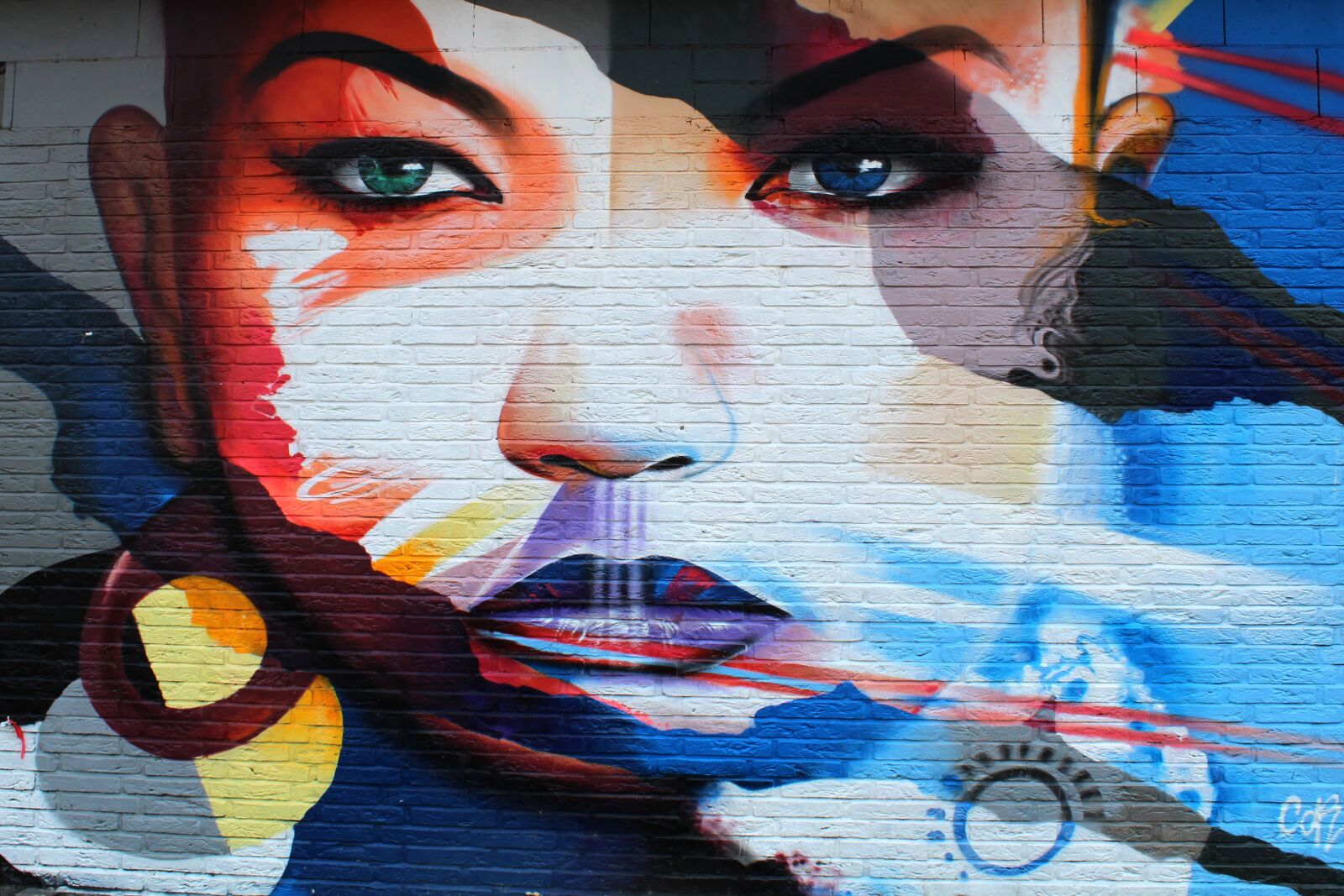 Canon EOS 1300D (EOS Rebel T6 / EOS Kiss X80) sample photo. Graffiti, woman, painting photography