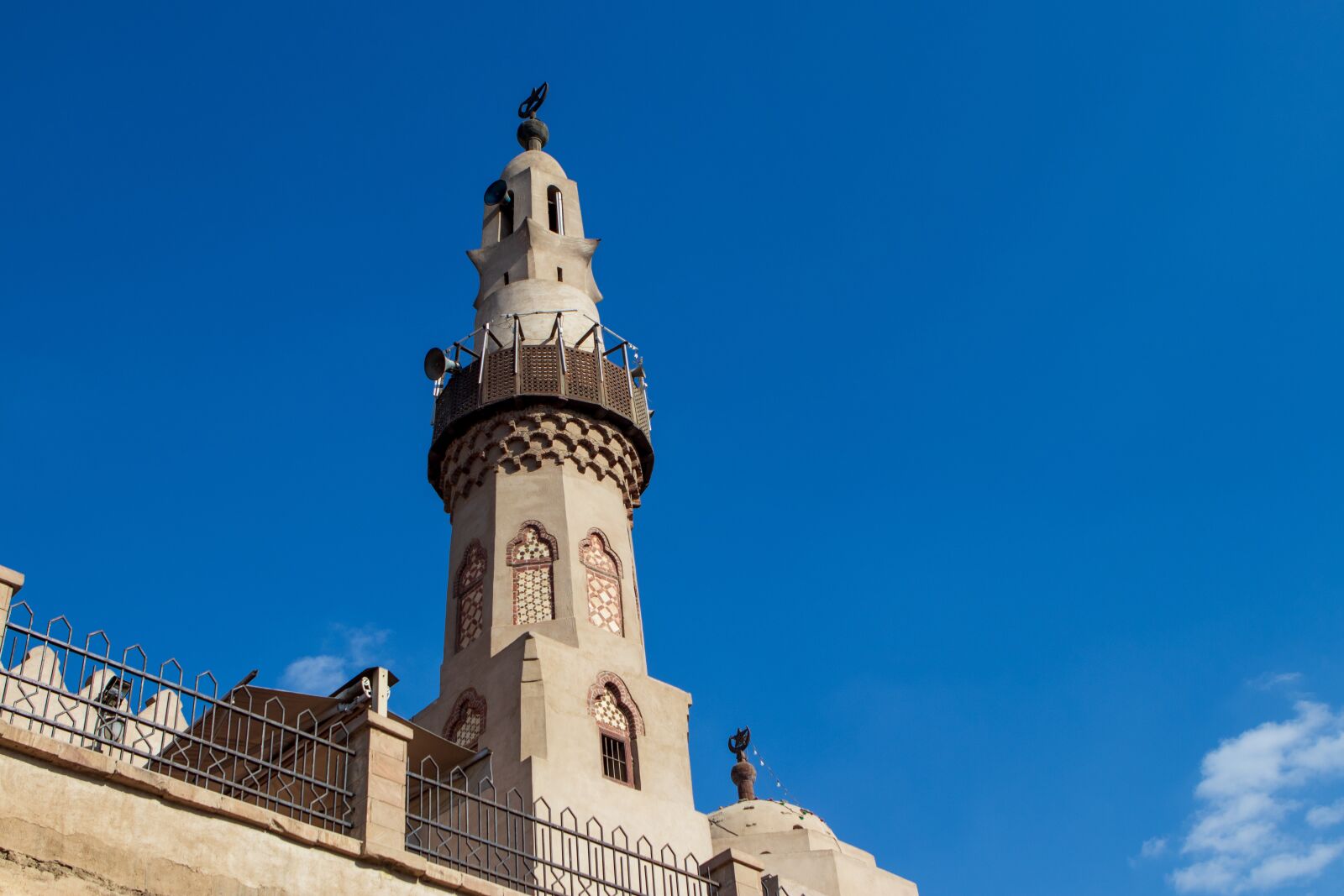 Canon EOS 200D (EOS Rebel SL2 / EOS Kiss X9) sample photo. Mosque, minaret, islam photography
