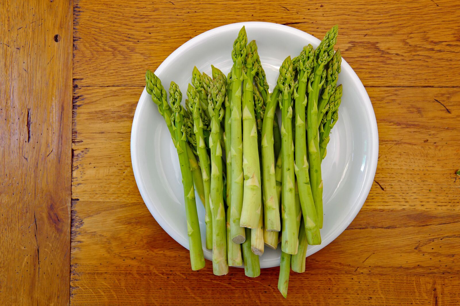 Super-Vario-Elmar-TL  1:3.5-4.5 / 11-23 ASPH. sample photo. Green asparagus, food, vegetables photography