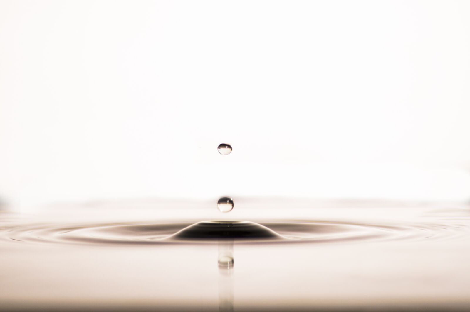 Nikon D3200 sample photo. Water, water drop, silver photography